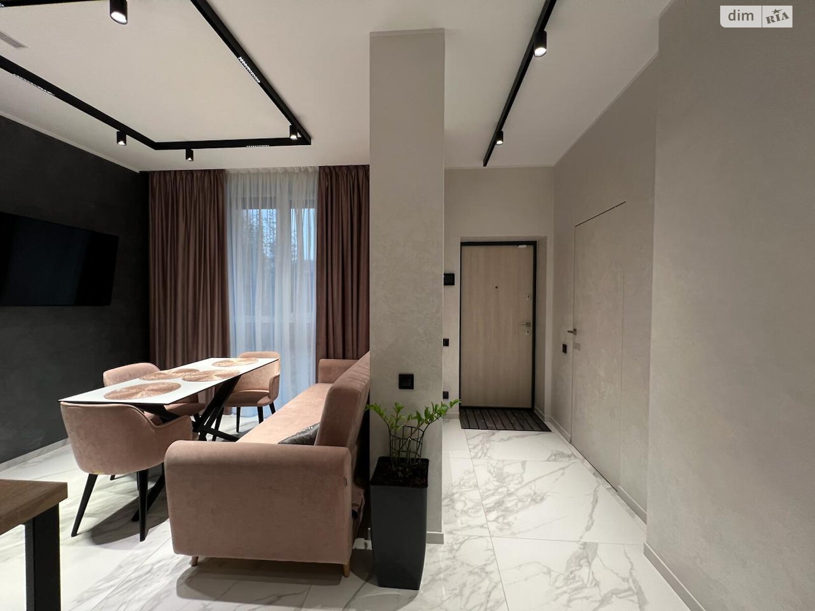 одноповерховий таунхаус, 68 кв. м, цегла. Продаж в Рівному, район 12-школа фото 1