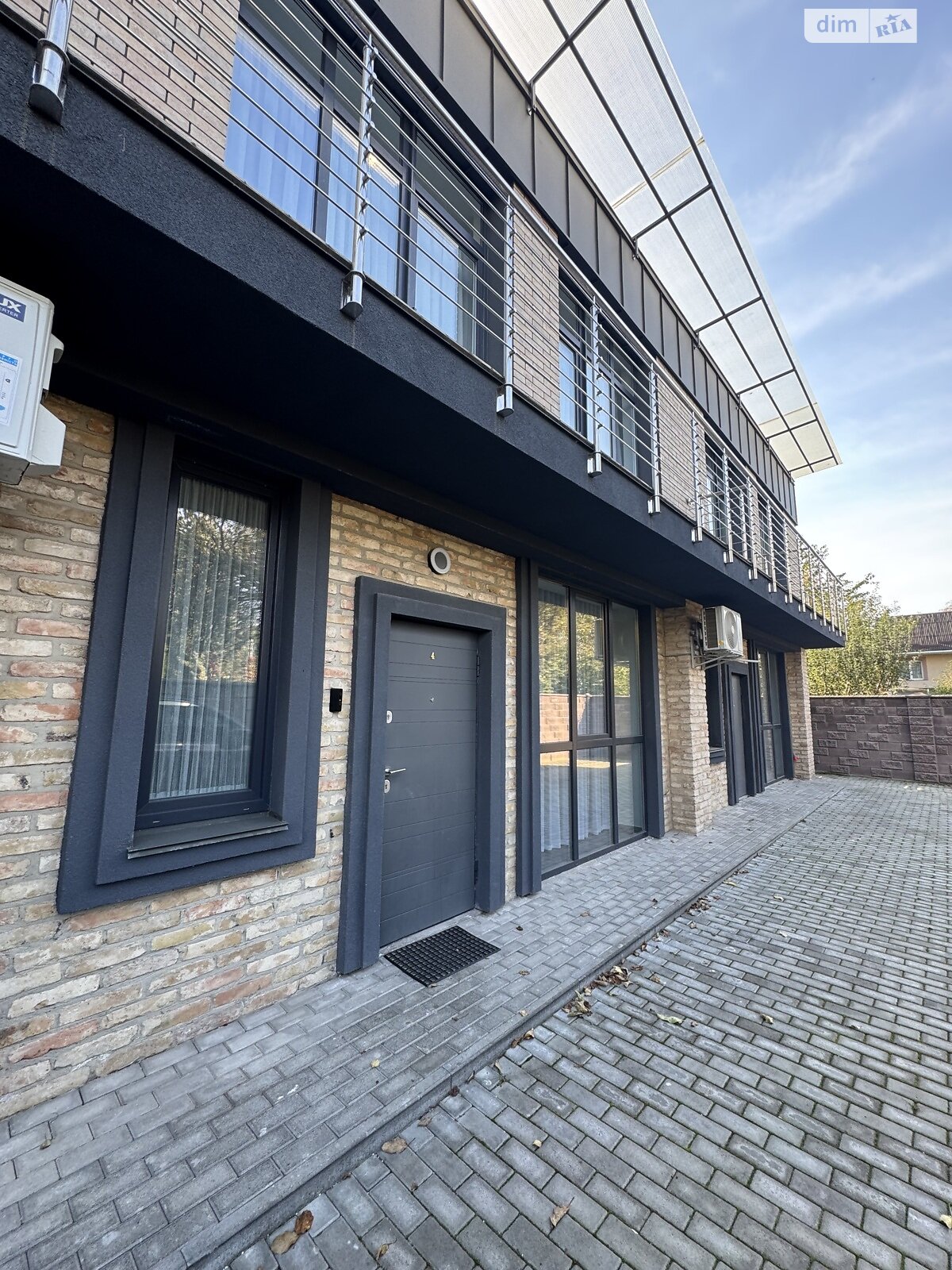 одноповерховий таунхаус, 68 кв. м, цегла. Продаж в Рівному, район 12-школа фото 1