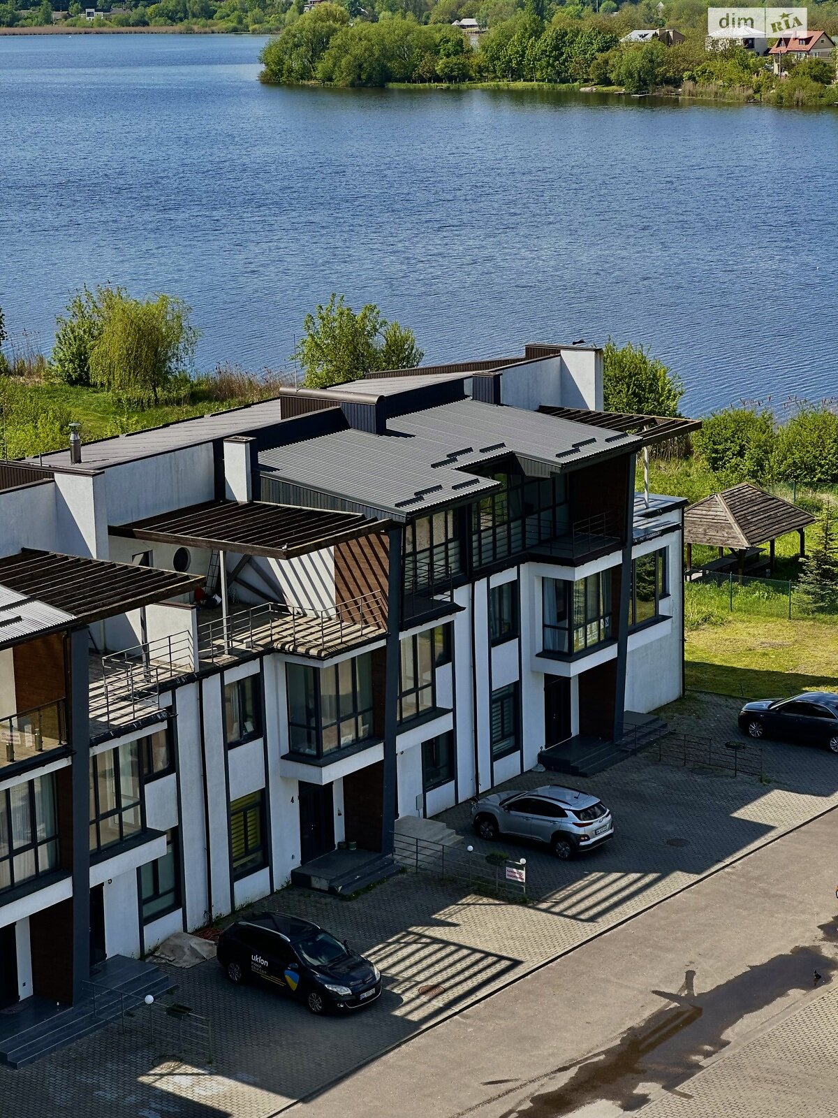 триповерховий таунхаус, 174.2 кв. м, газобетон. Продаж в Рівному, район Басів Кут фото 1 триповерховий таунхаус, 174.2 кв. м, газобетон. Продаж в Рівному, район Басів Кут фото 1