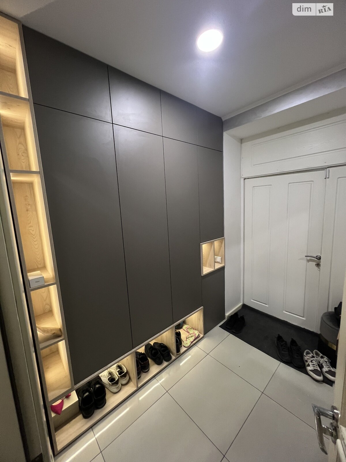 триповерховий таунхаус, 174.2 кв. м, газобетон. Продаж в Рівному, район Басів Кут фото 1 триповерховий таунхаус, 174.2 кв. м, газобетон. Продаж в Рівному, район Басів Кут фото 1