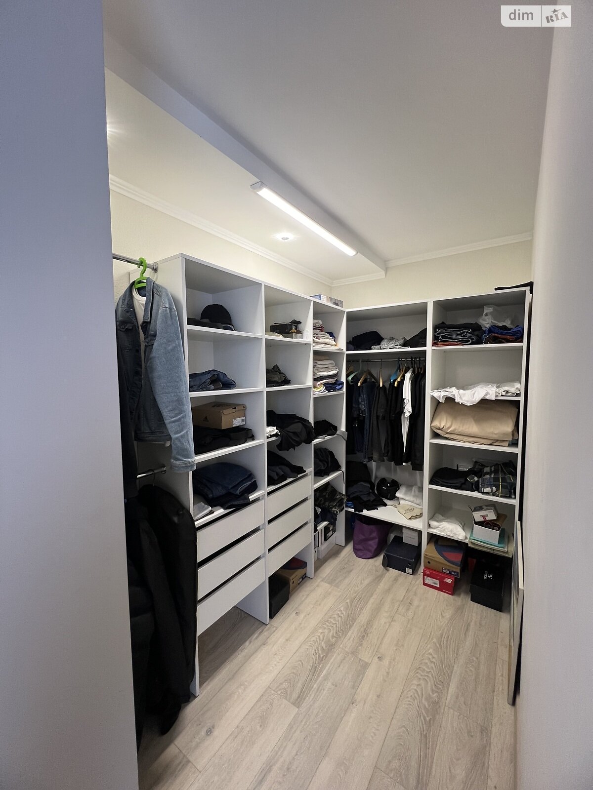 триповерховий таунхаус, 174.2 кв. м, газобетон. Продаж в Рівному, район Басів Кут фото 1 триповерховий таунхаус, 174.2 кв. м, газобетон. Продаж в Рівному, район Басів Кут фото 1