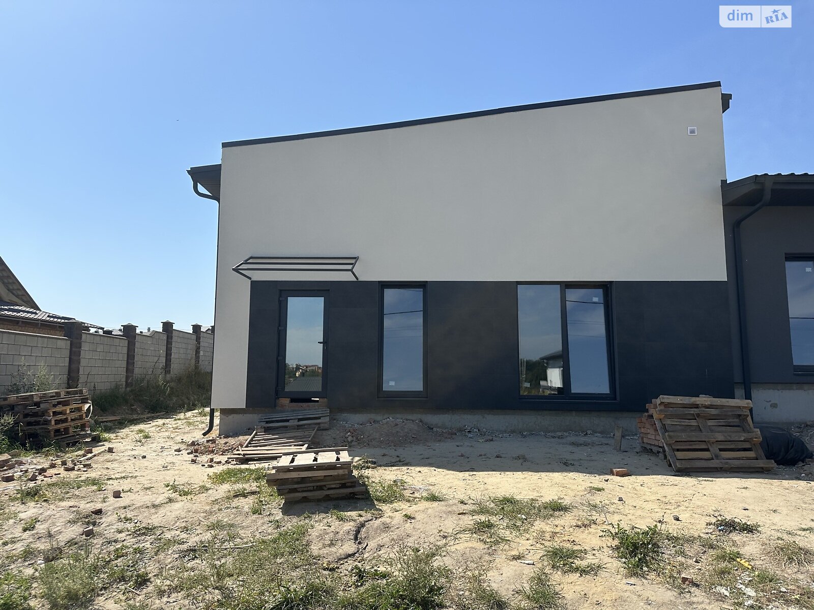 одноэтажный таунхаус, 100 кв. м, кирпич. Продажа в Ровно район Чайка фото 1 одноэтажный таунхаус, 100 кв. м, кирпич. Продажа в Ровно район Чайка фото 1