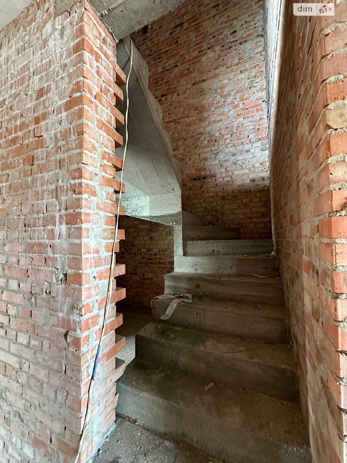трехэтажный таунхаус, 126 кв. м, кирпич. Продажа в Ровно фото 1 трехэтажный таунхаус, 126 кв. м, кирпич. Продажа в Ровно фото 1