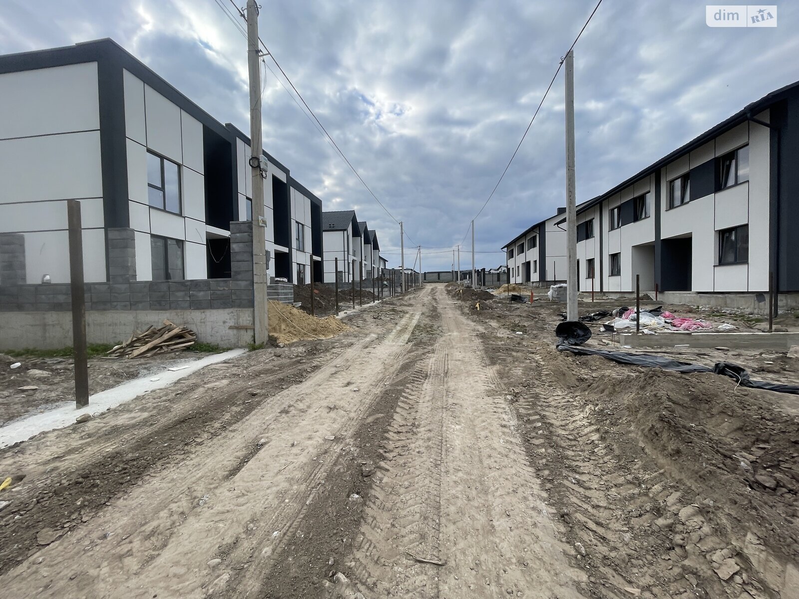двоповерховий таунхаус, 118 кв. м, цегла. Продаж в Рівному, район Льонокомбінат фото 1 двоповерховий таунхаус, 118 кв. м, цегла. Продаж в Рівному, район Льонокомбінат фото 1