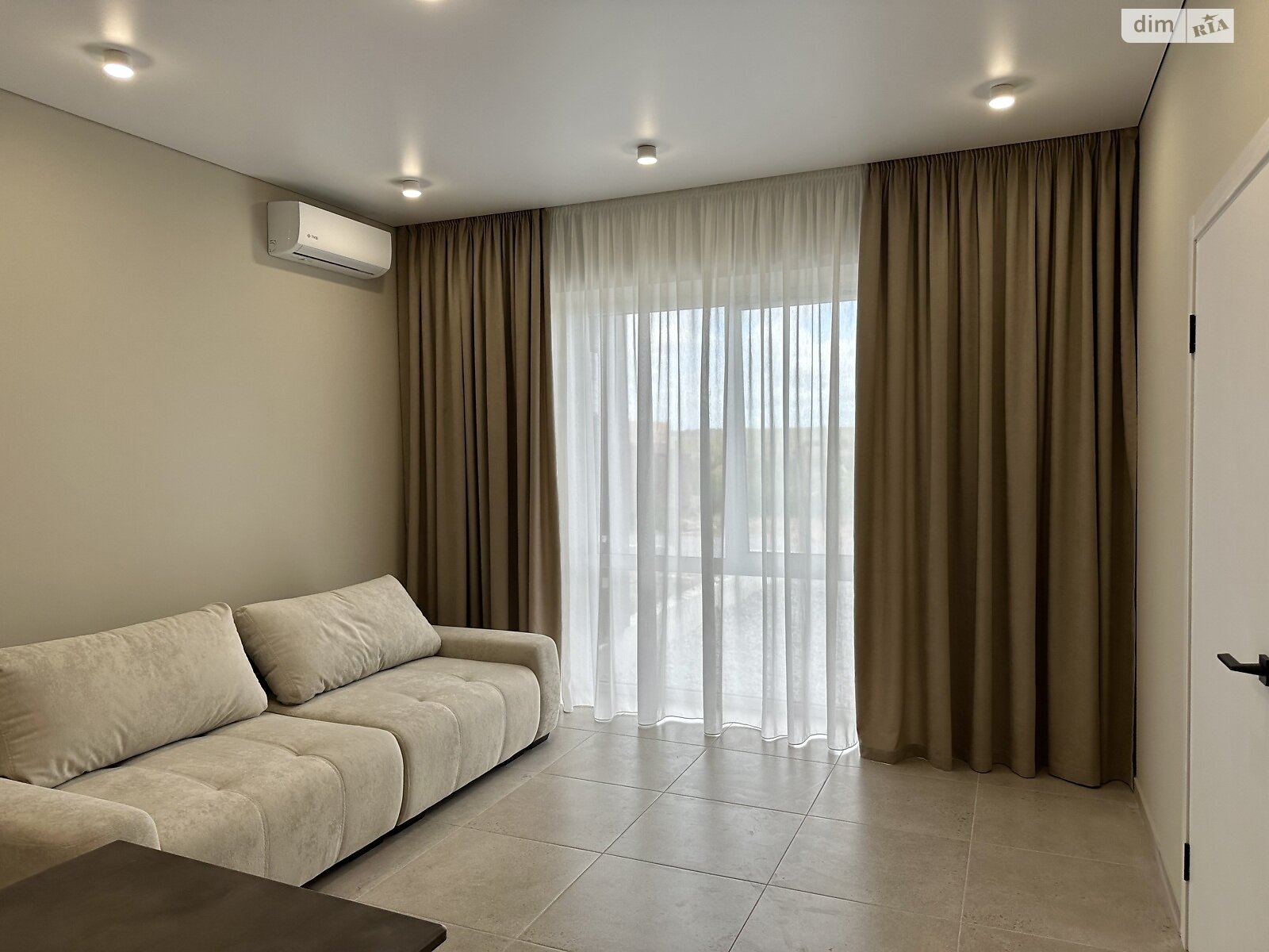 одноэтажный таунхаус, 70 кв. м, кирпич. Продажа в Ровно район Ленокомбинат фото 1