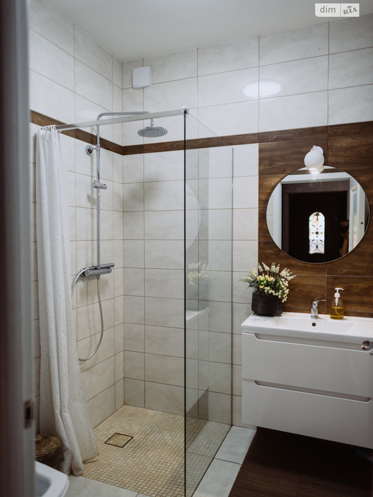 трехэтажный таунхаус, 136 кв. м, кирпич. Продажа в Ровно район Новый Двор фото 1 трехэтажный таунхаус, 136 кв. м, кирпич. Продажа в Ровно район Новый Двор фото 1