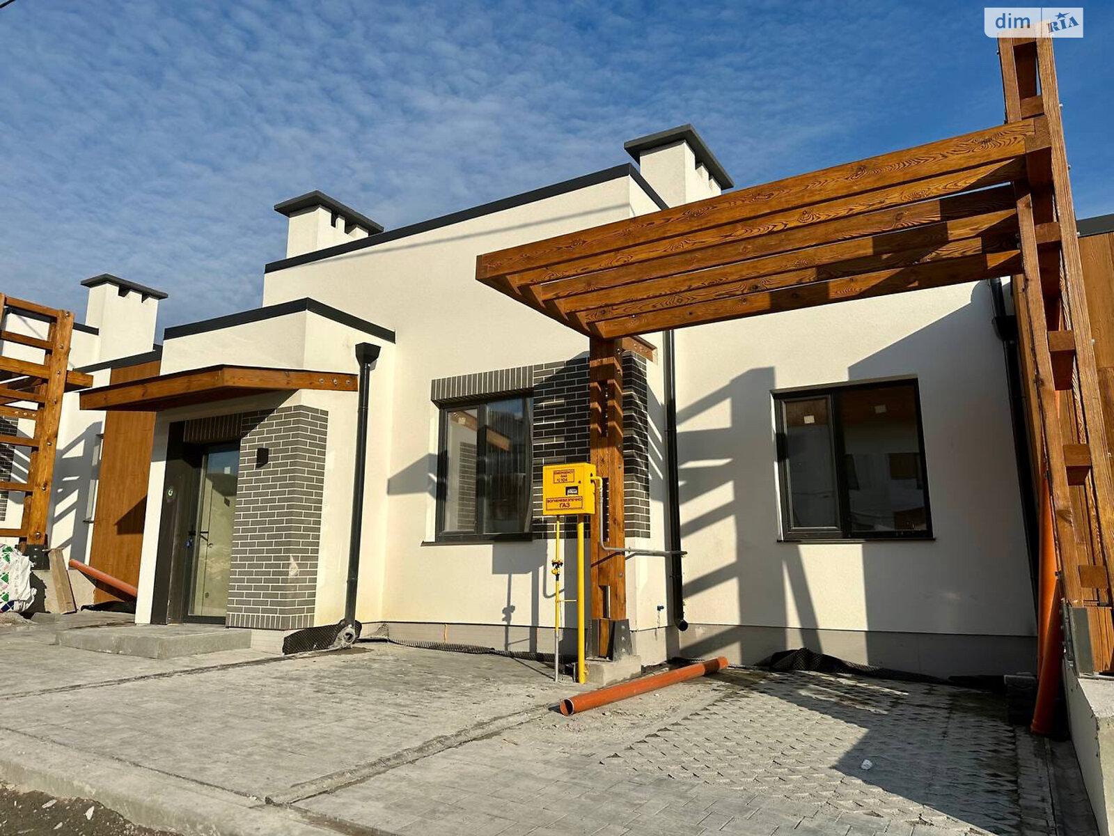 двухэтажный таунхаус, 97 кв. м, кирпич. Продажа в Ровно район Новый Двор фото 1 двухэтажный таунхаус, 97 кв. м, кирпич. Продажа в Ровно район Новый Двор фото 1