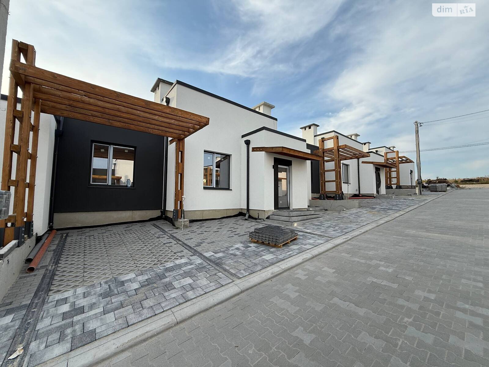 одноповерховий таунхаус, 98 кв. м, цегла. Продаж в Рівному, район Новий Двір фото 1 одноповерховий таунхаус, 98 кв. м, цегла. Продаж в Рівному, район Новий Двір фото 1