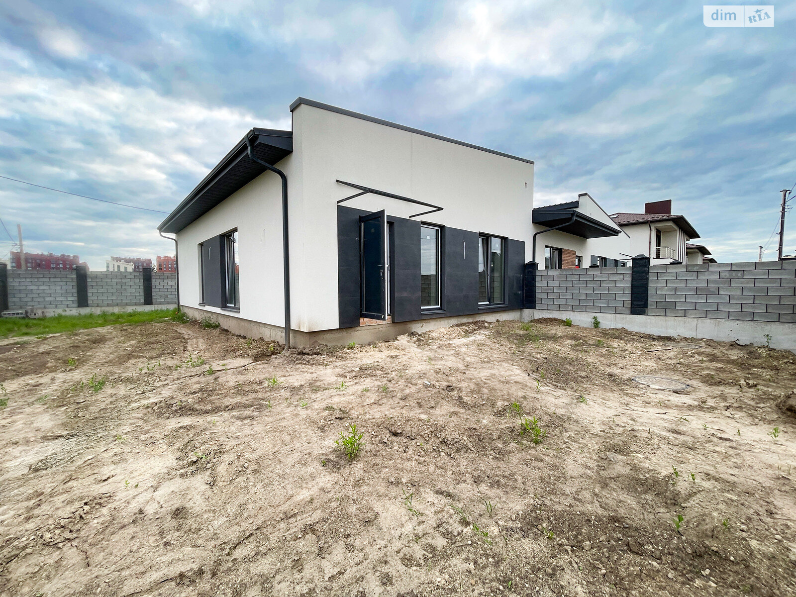 одноповерховий таунхаус, 100 кв. м, цегла. Продаж у Рівному фото 1 одноповерховий таунхаус, 100 кв. м, цегла. Продаж у Рівному фото 1