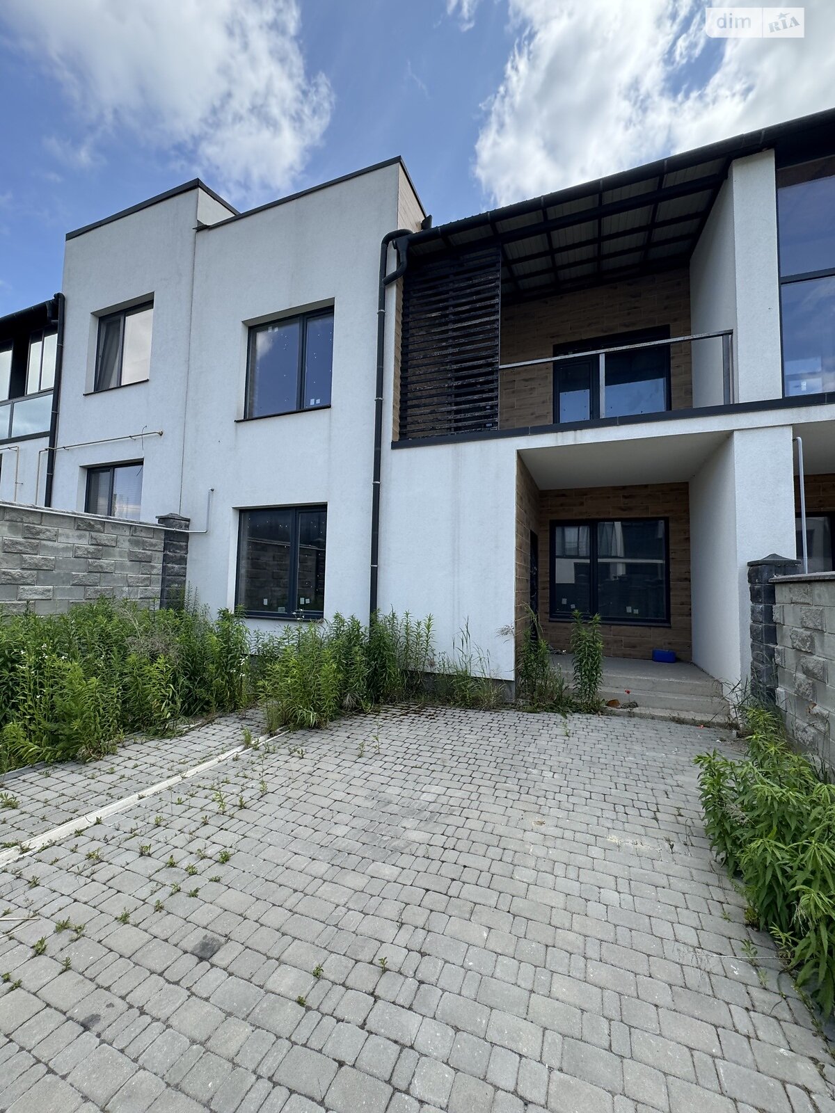 двухэтажный таунхаус, 126.2 кв. м, кирпич. Продажа в Ровно район Счастливое фото 1
