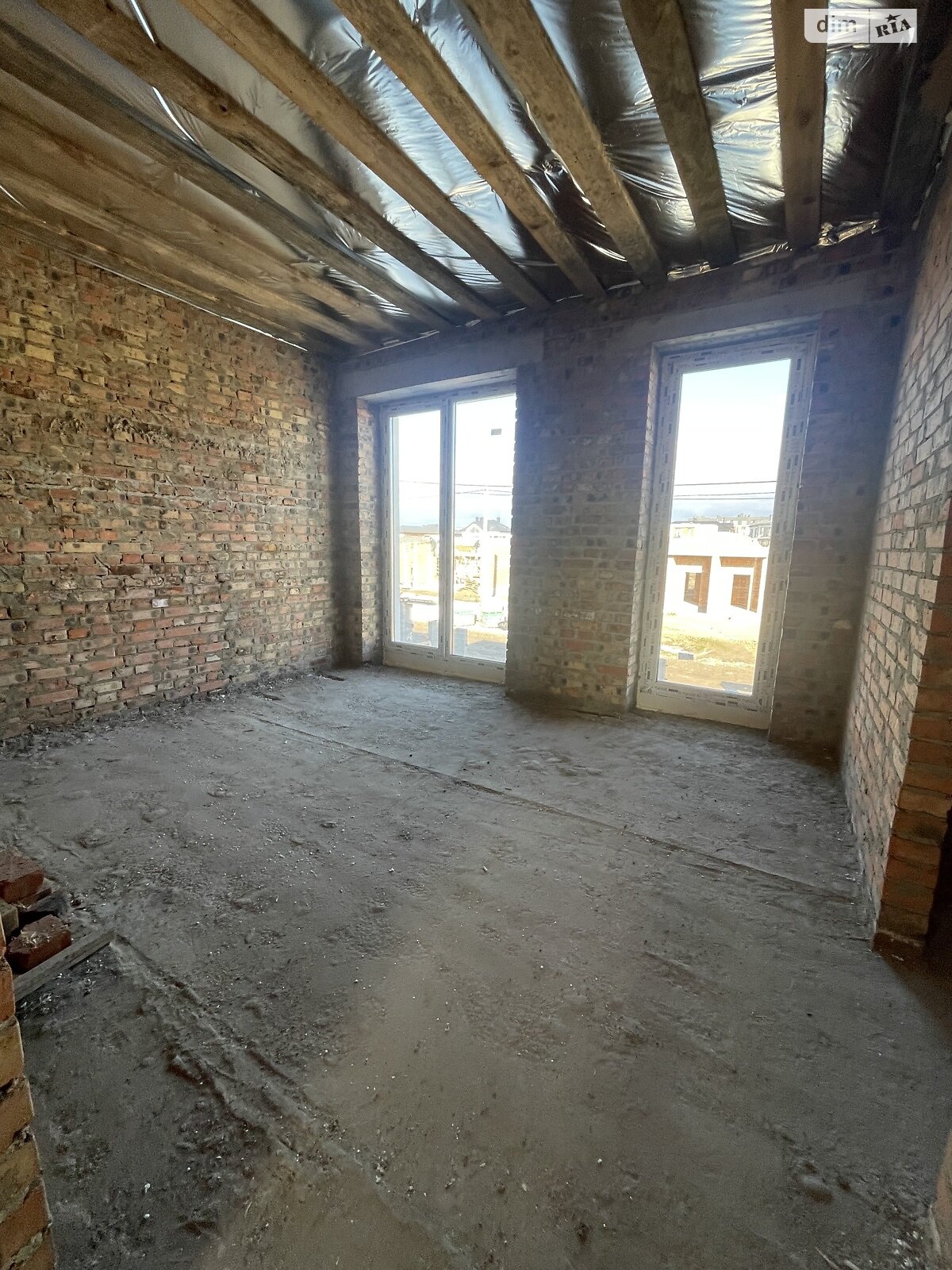 двухэтажный таунхаус, 105 кв. м, кирпич. Продажа в Ровно район Счастливое фото 1