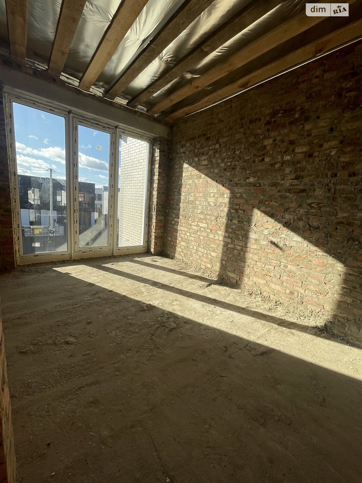 двухэтажный таунхаус, 105 кв. м, кирпич. Продажа в Ровно район Счастливое фото 1