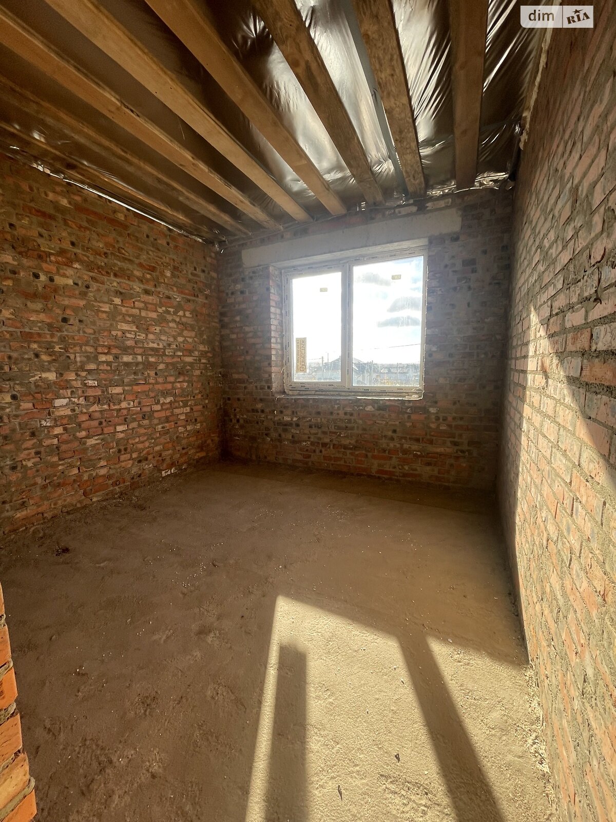 двухэтажный таунхаус, 105 кв. м, кирпич. Продажа в Ровно район Счастливое фото 1