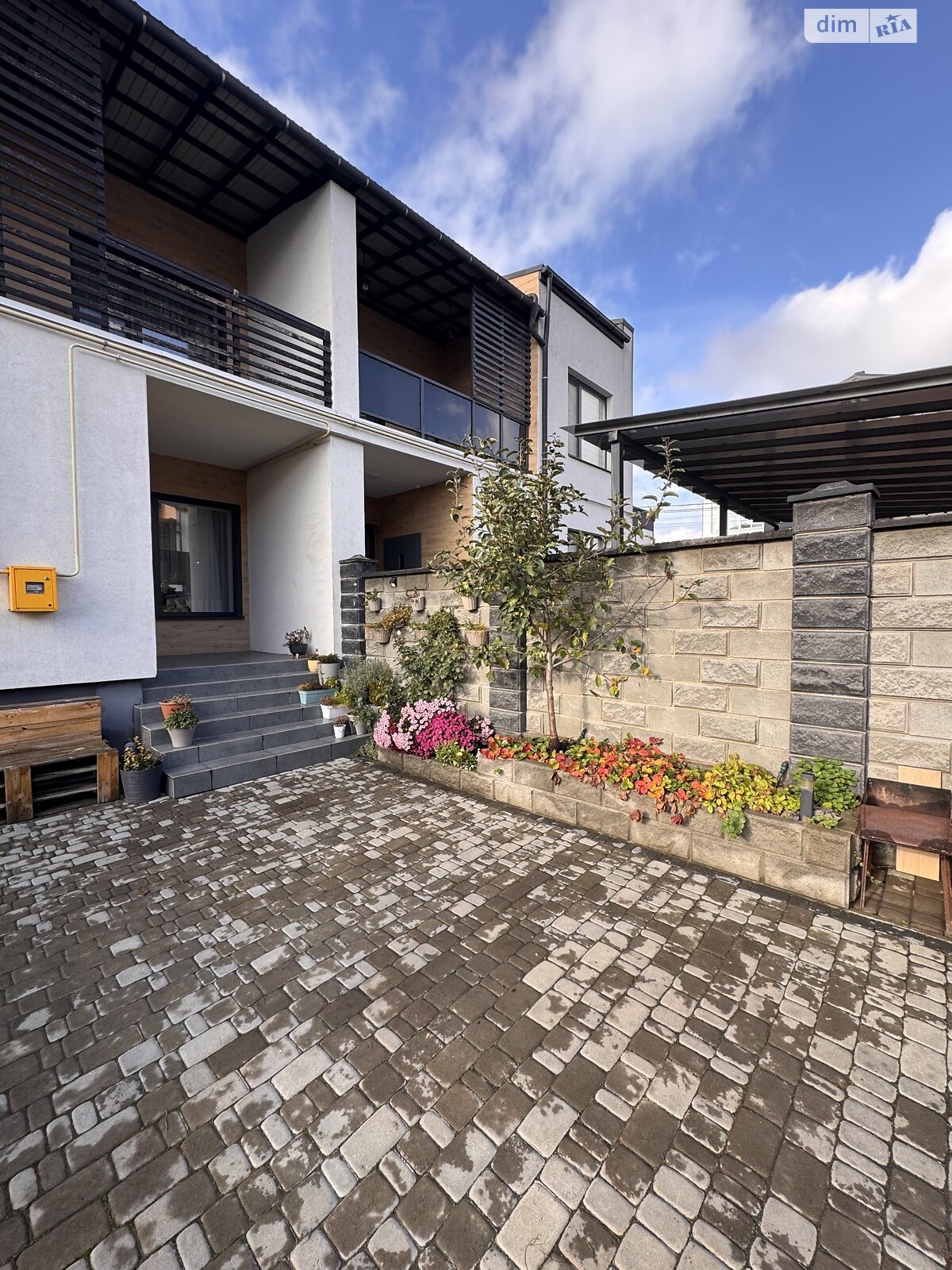 двухэтажный таунхаус, 120.2 кв. м, кирпич. Продажа в Ровно район Счастливое фото 1