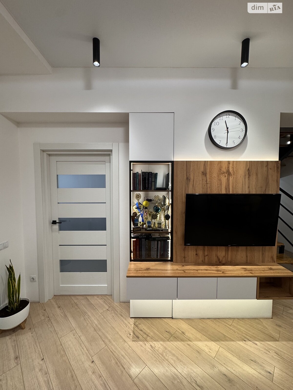 двухэтажный таунхаус, 120.2 кв. м, кирпич. Продажа в Ровно район Счастливое фото 1