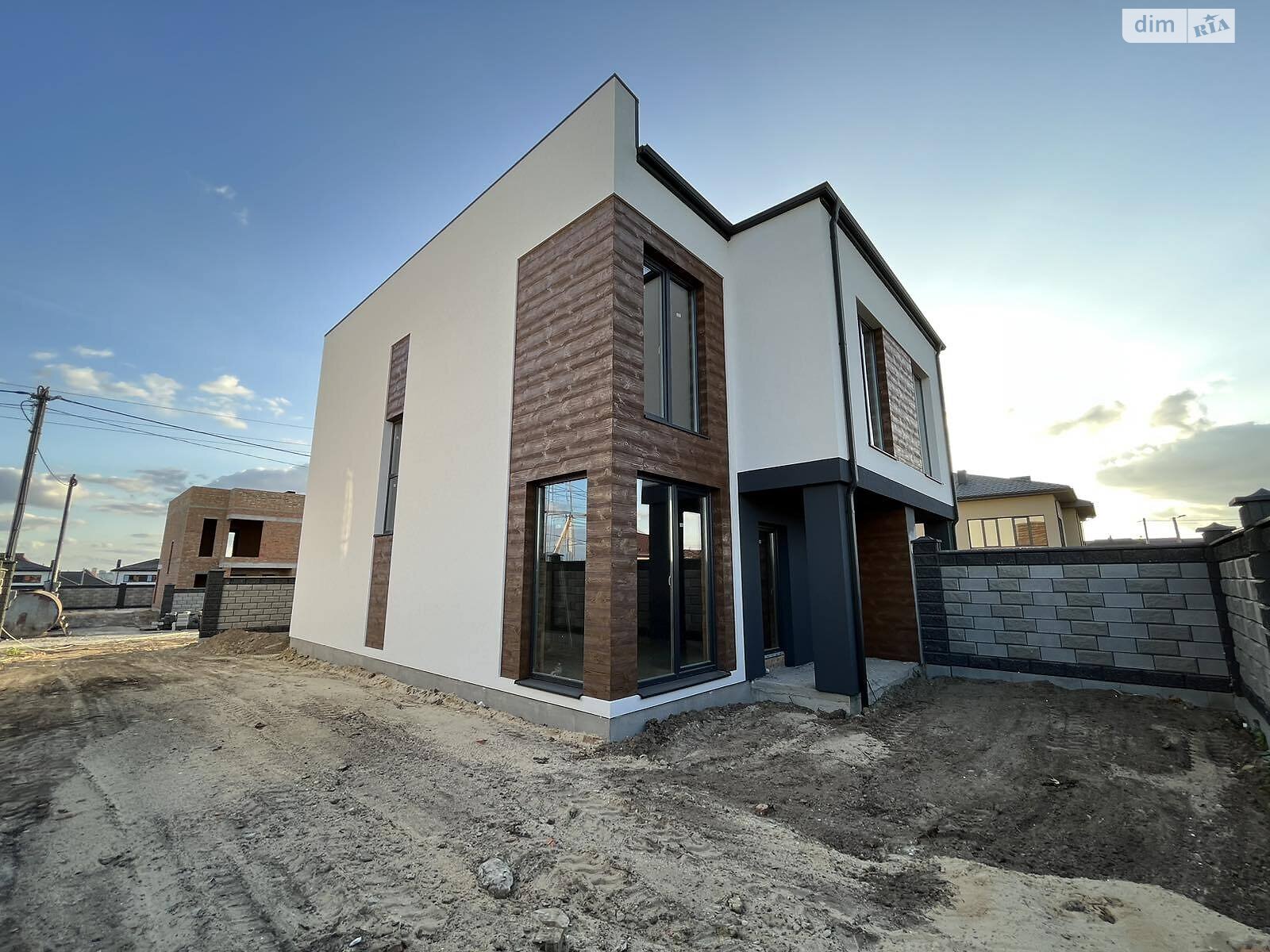 двухэтажный таунхаус, 105 кв. м, кирпич. Продажа в Ровно район Счастливое фото 1 двухэтажный таунхаус, 105 кв. м, кирпич. Продажа в Ровно район Счастливое фото 1