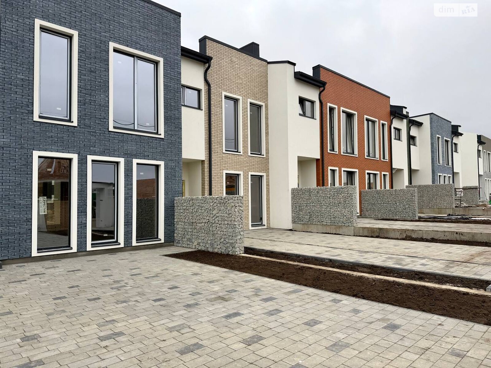 двухэтажный таунхаус, 105 кв. м, кирпич. Продажа в Ровно фото 1