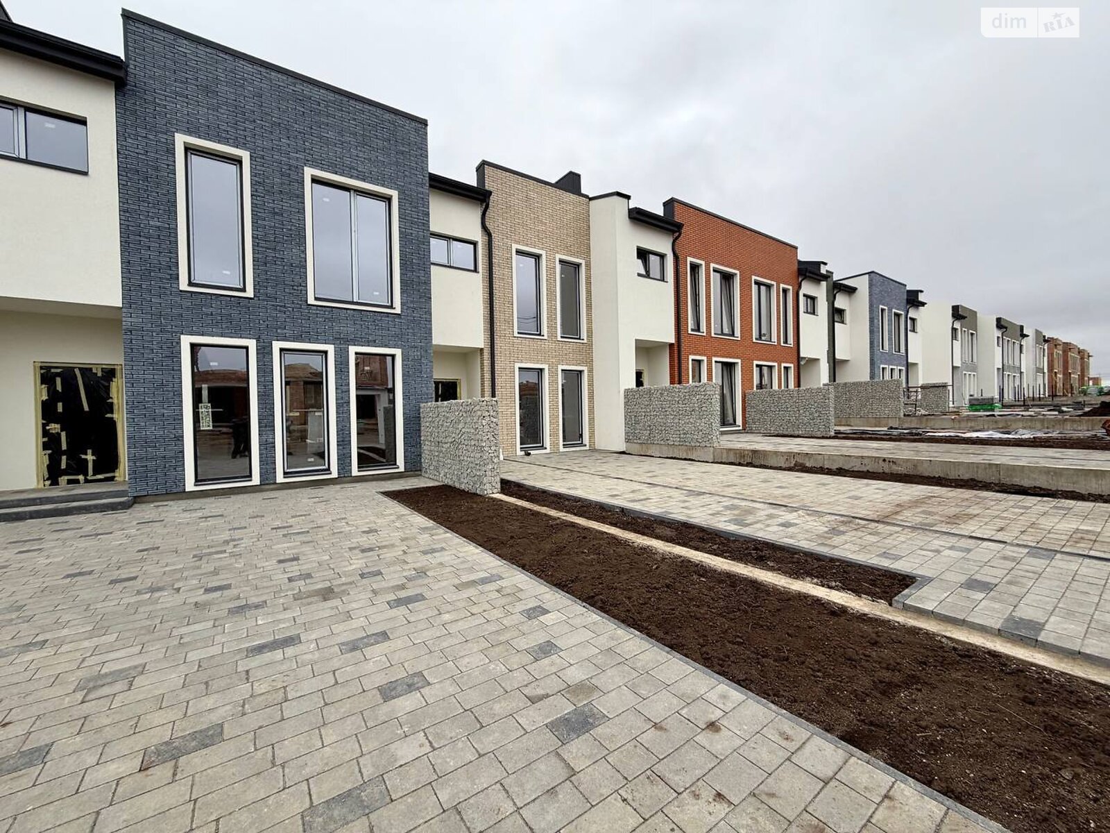 двухэтажный таунхаус, 105 кв. м, кирпич. Продажа в Ровно фото 1