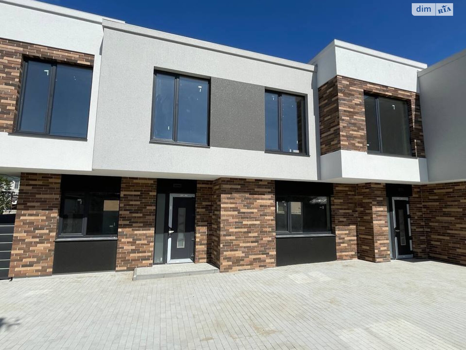 двоповерховий таунхаус, 100 кв. м, кирпич. Продаж в Рівному, район Центр фото 1 двоповерховий таунхаус, 100 кв. м, кирпич. Продаж в Рівному, район Центр фото 1