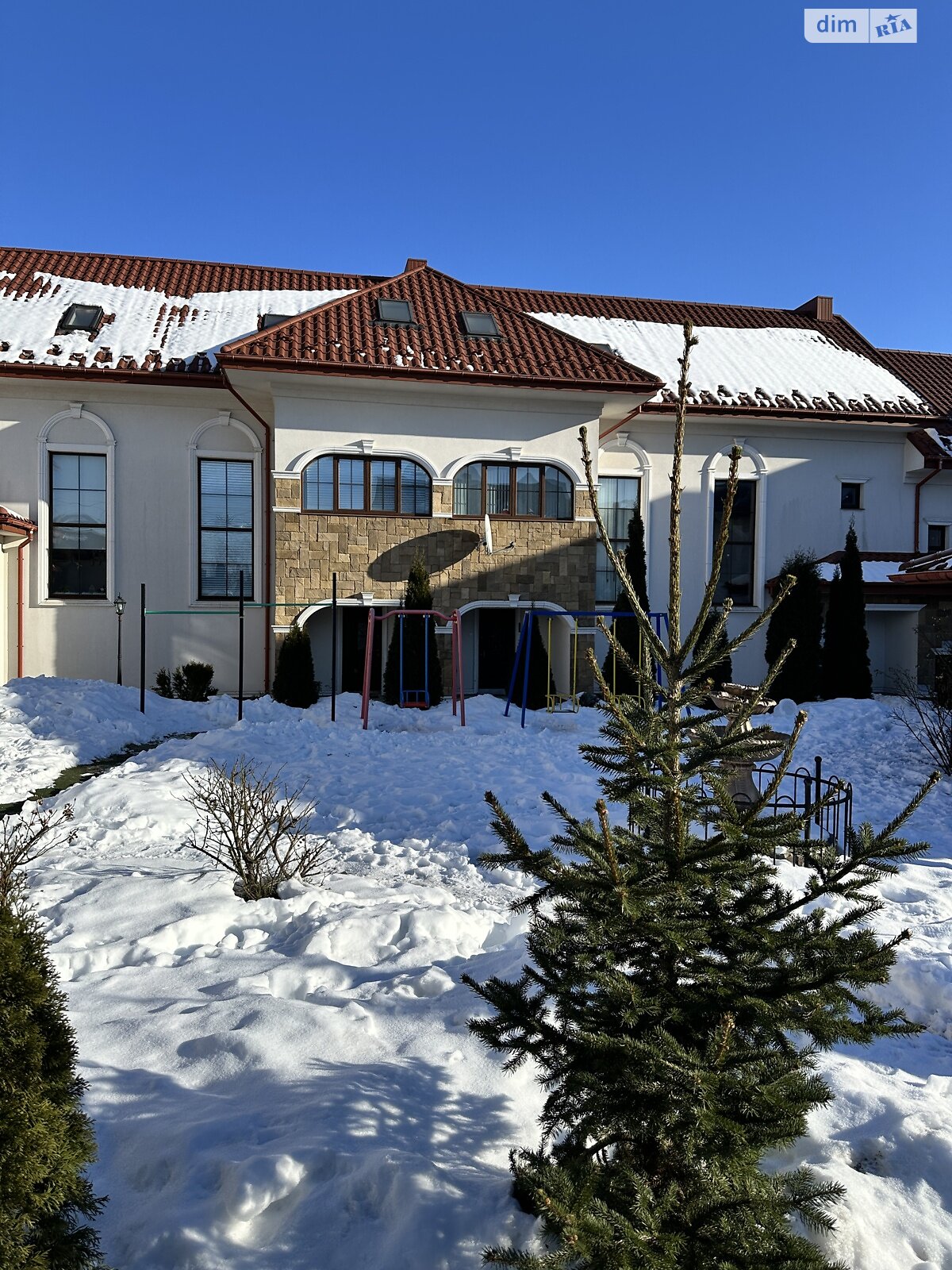 двухэтажный таунхаус, 109 кв. м, кирпич. Продажа в Ровно район Южный фото 1