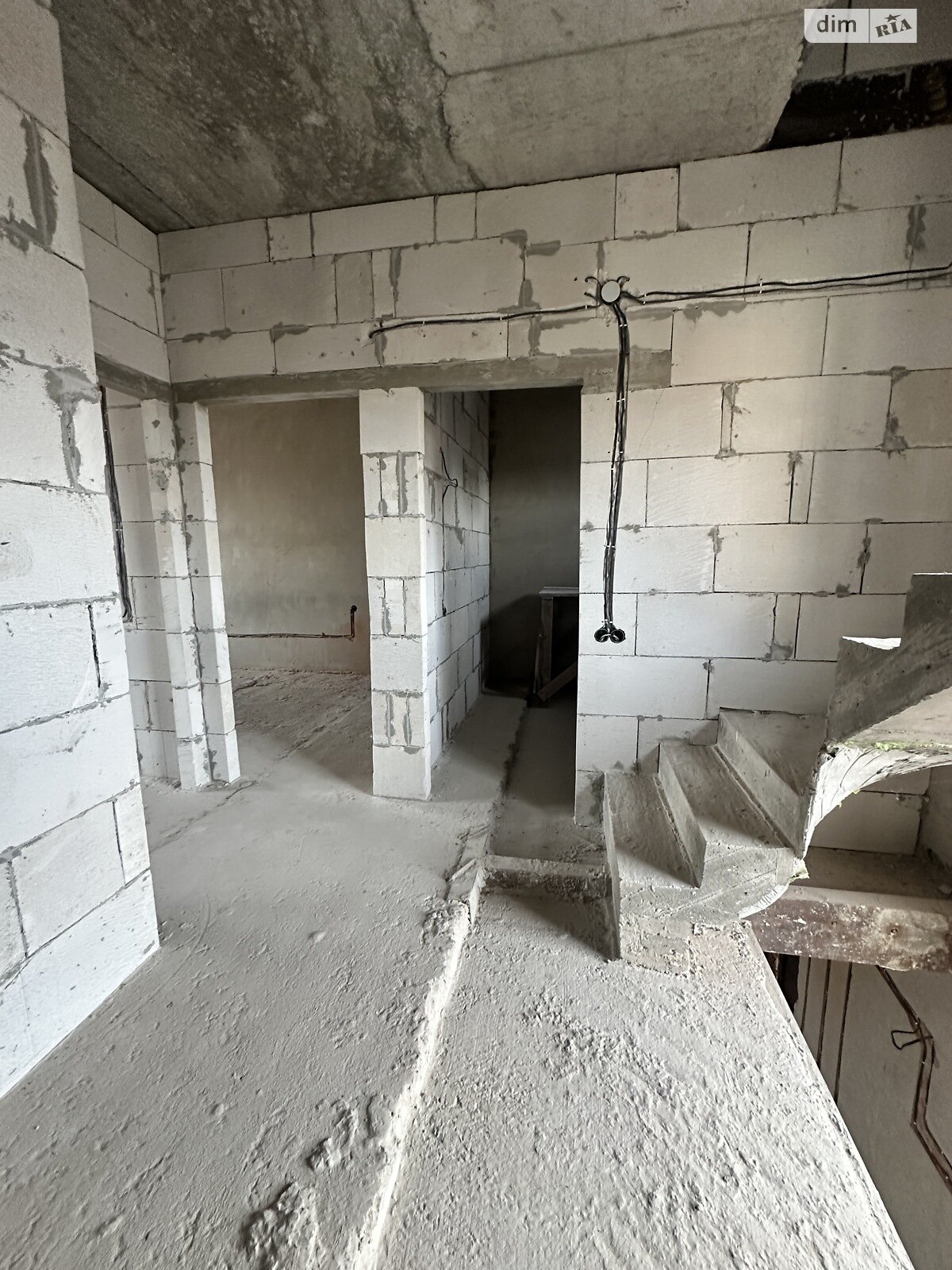 двухэтажный таунхаус, 109 кв. м, кирпич. Продажа в Ровно район Южный фото 1