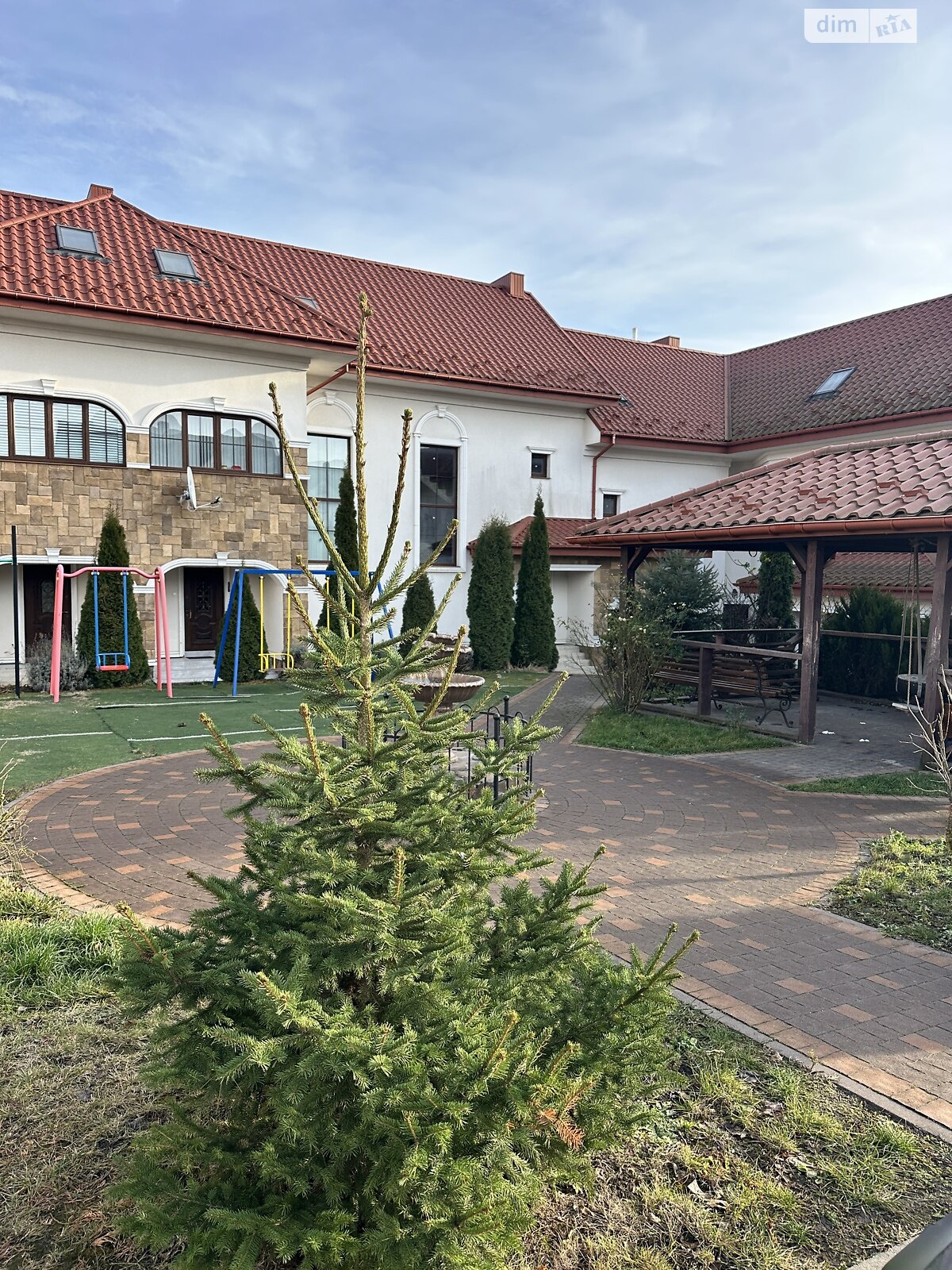 двухэтажный таунхаус, 109 кв. м, кирпич. Продажа в Ровно район Южный фото 1