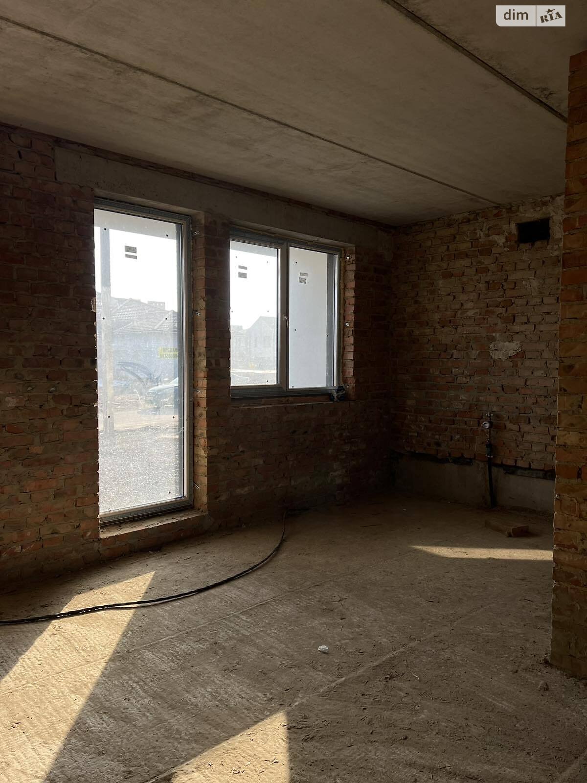 двухэтажный таунхаус, 99 кв. м, кирпич. Продажа в Ровно район Южный фото 1