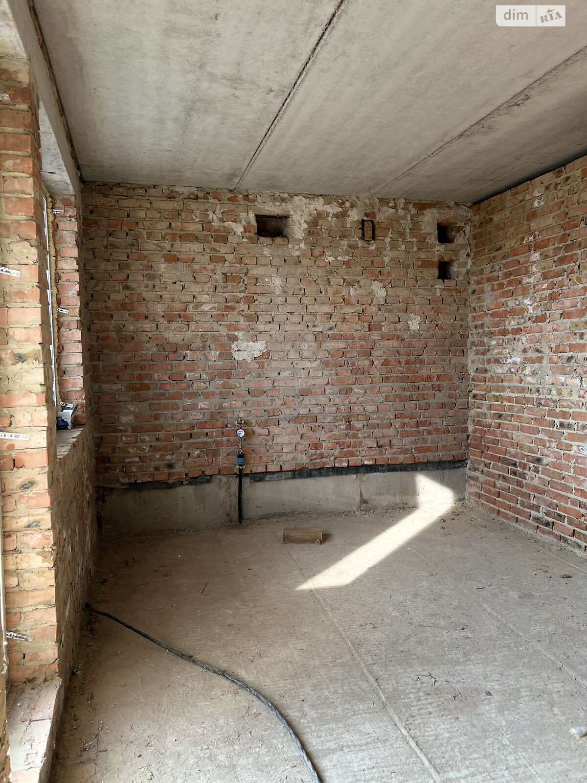 двухэтажный таунхаус, 99 кв. м, кирпич. Продажа в Ровно район Южный фото 1