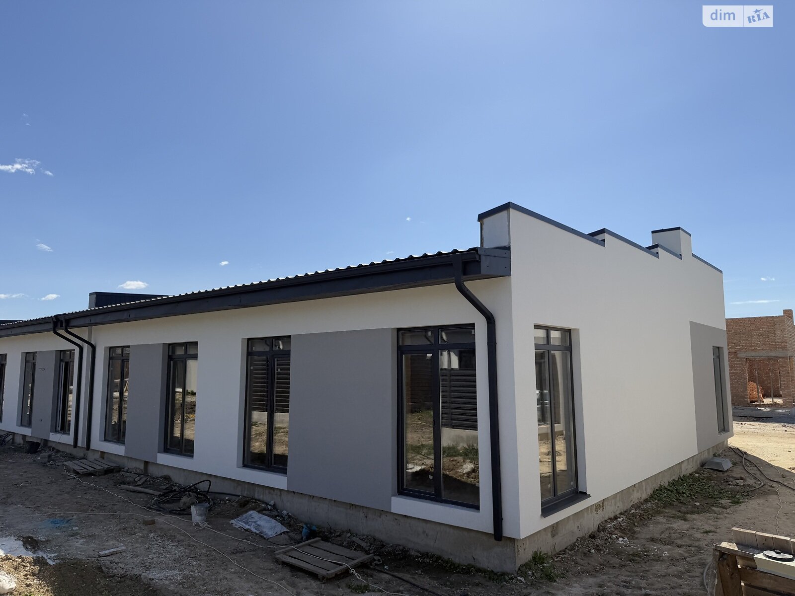 одноповерховий таунхаус, 70 кв. м, кирпич. Продаж в Рівному, район Ювілейний фото 1 одноповерховий таунхаус, 70 кв. м, кирпич. Продаж в Рівному, район Ювілейний фото 1