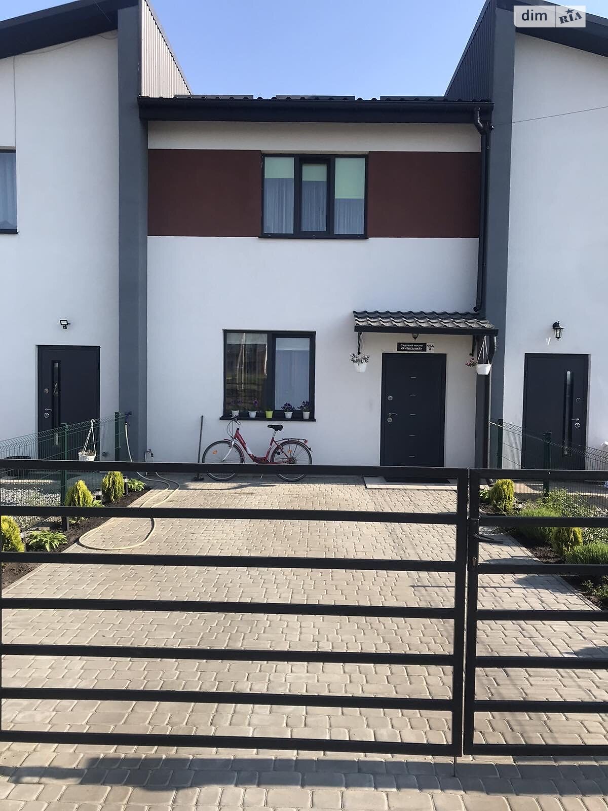 двоповерховий таунхаус, 103.8 кв. м, піноблок. Продаж в Рівному, район Зоопарк фото 1 двоповерховий таунхаус, 103.8 кв. м, піноблок. Продаж в Рівному, район Зоопарк фото 1