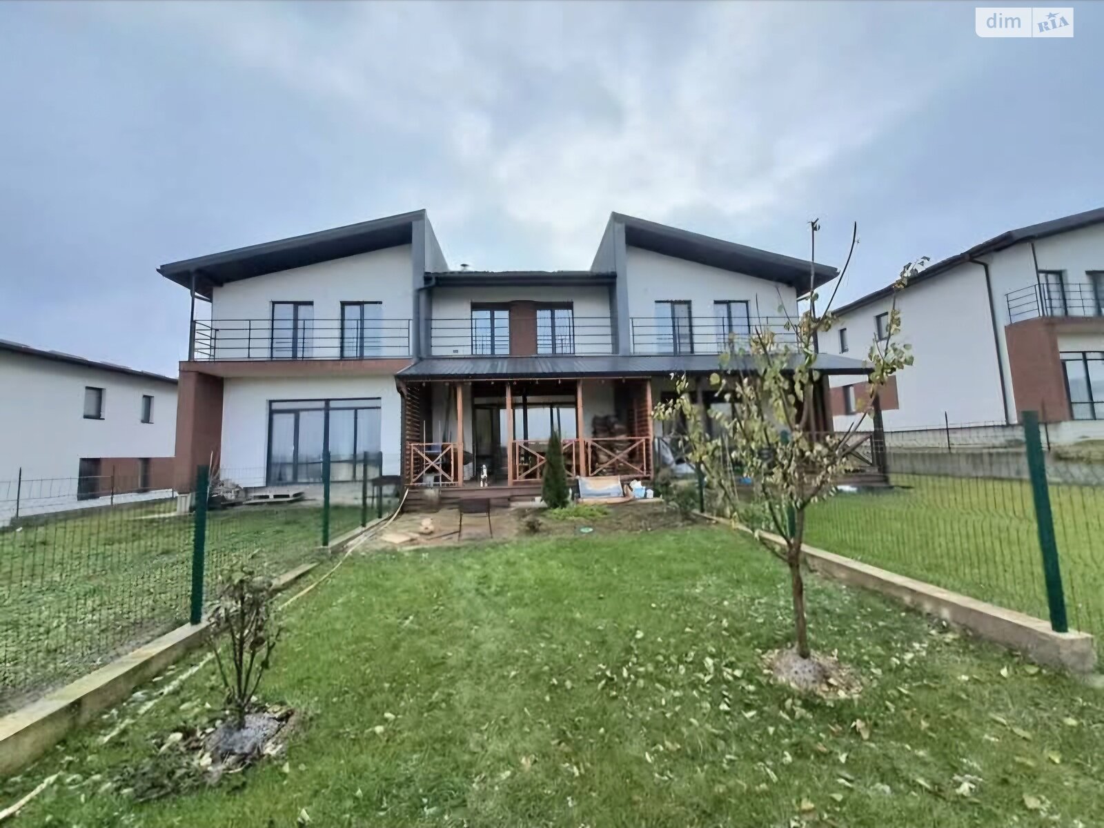 двухэтажный таунхаус, 100 кв. м, кирпич. Продажа в Ровно район Зоопарк фото 1 двухэтажный таунхаус, 100 кв. м, кирпич. Продажа в Ровно район Зоопарк фото 1