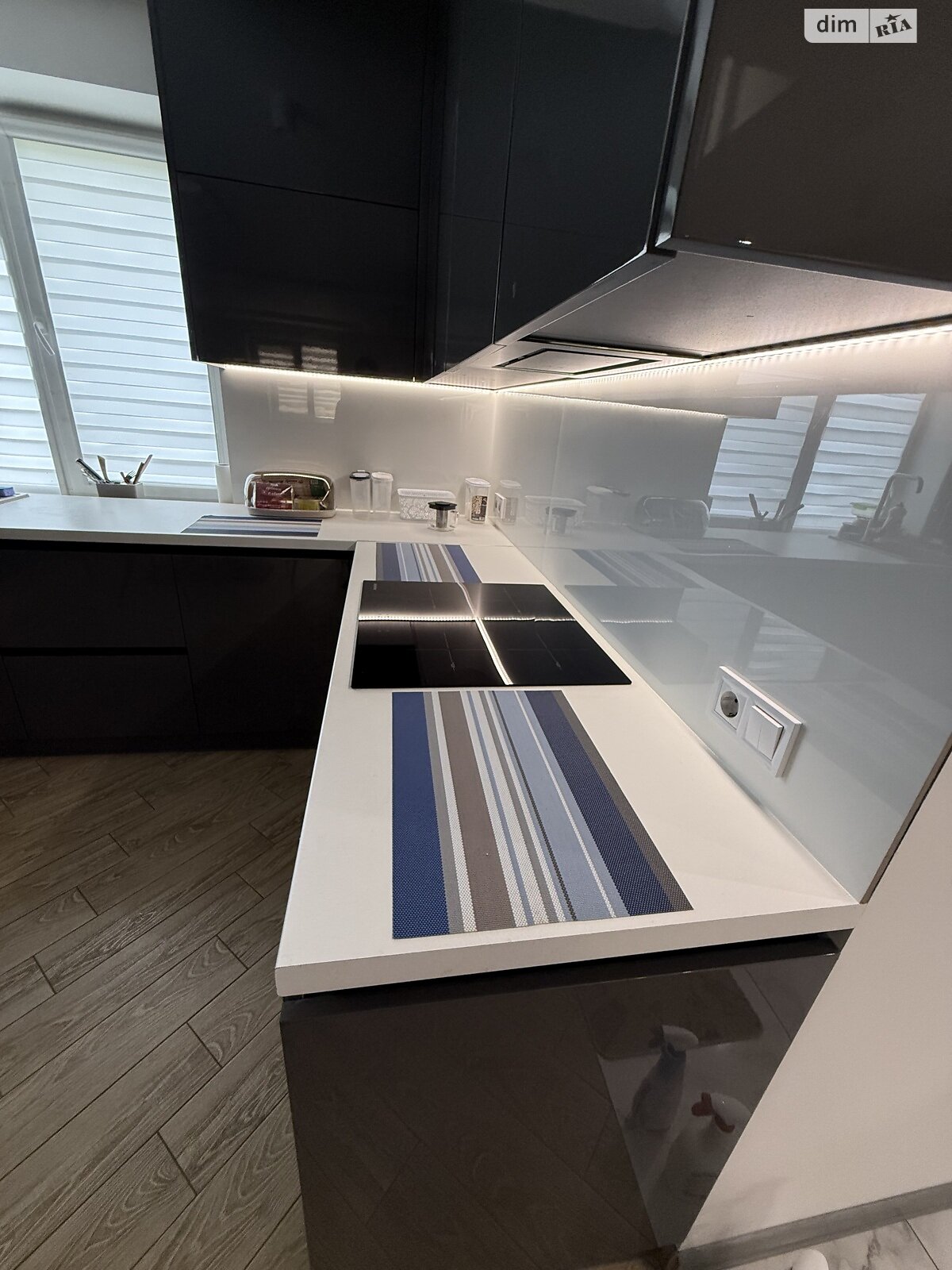 трехэтажный таунхаус, 160.8 кв. м, кирпич. Продажа в Рясно-Русском фото 1 трехэтажный таунхаус, 160.8 кв. м, кирпич. Продажа в Рясно-Русском фото 1