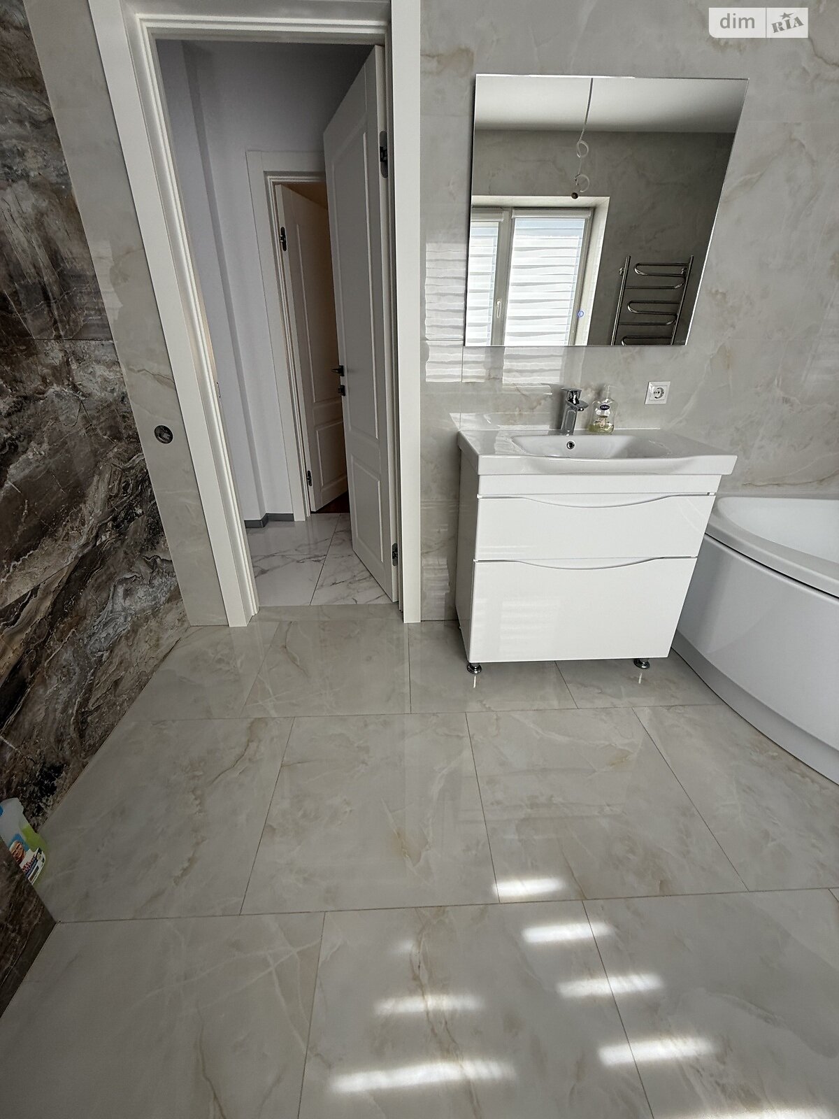 трехэтажный таунхаус, 160.8 кв. м, кирпич. Продажа в Рясно-Русском фото 1 трехэтажный таунхаус, 160.8 кв. м, кирпич. Продажа в Рясно-Русском фото 1