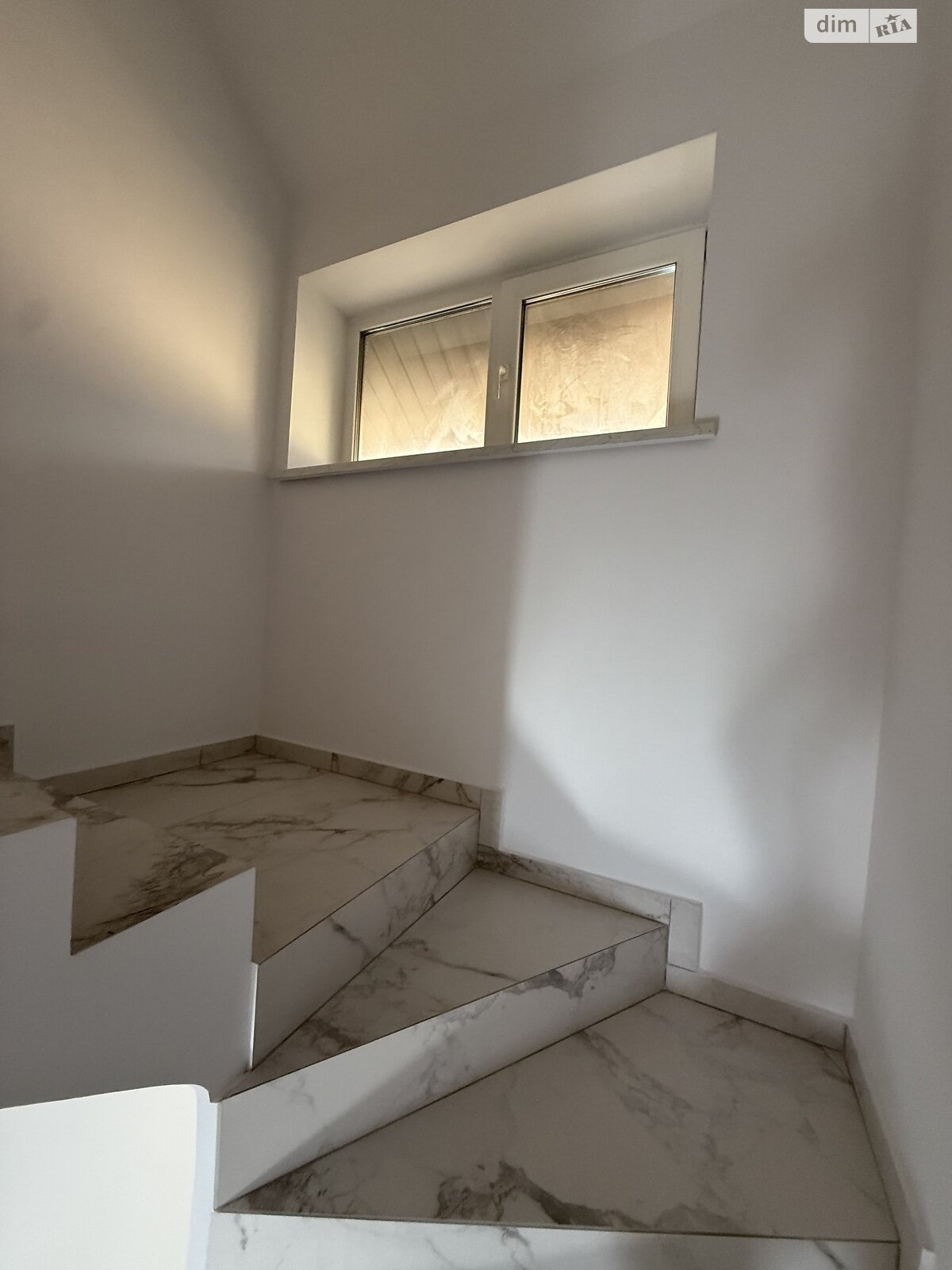 трехэтажный таунхаус, 160.8 кв. м, кирпич. Продажа в Рясно-Русском фото 1 трехэтажный таунхаус, 160.8 кв. м, кирпич. Продажа в Рясно-Русском фото 1