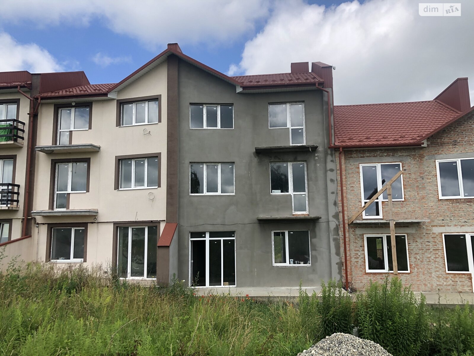 трехэтажный таунхаус, 180 кв. м, кирпич. Продажа в Смыковцы фото 1 трехэтажный таунхаус, 180 кв. м, кирпич. Продажа в Смыковцы фото 1