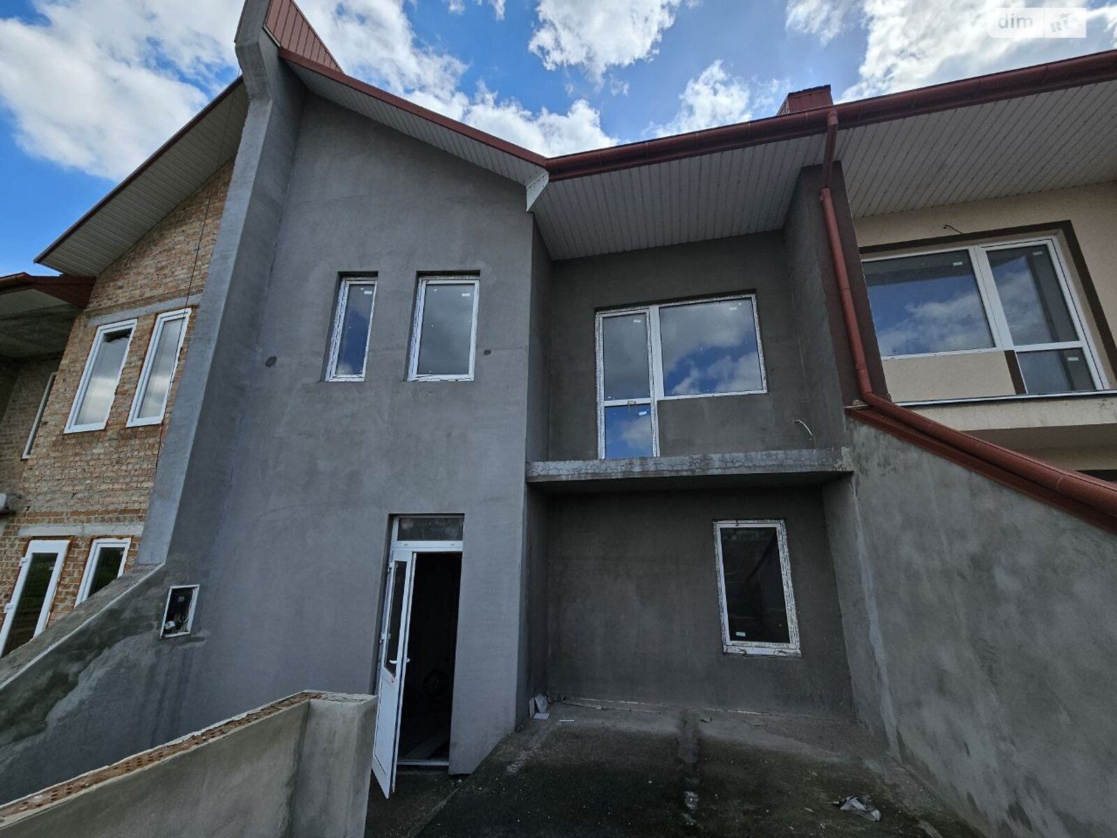 триповерховий таунхаус, 160 кв. м, кирпич. Продаж у Смиківці фото 1 триповерховий таунхаус, 160 кв. м, кирпич. Продаж у Смиківці фото 1