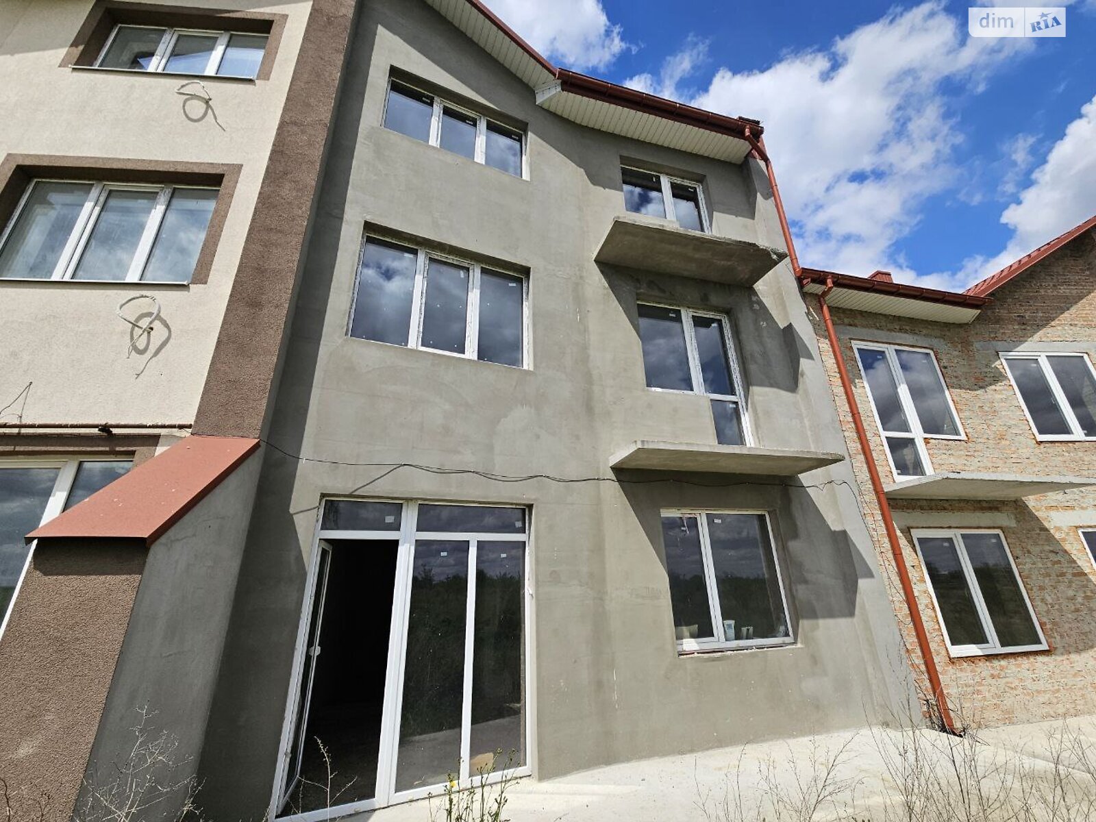 триповерховий таунхаус, 160 кв. м, кирпич. Продаж у Смиківці фото 1 триповерховий таунхаус, 160 кв. м, кирпич. Продаж у Смиківці фото 1