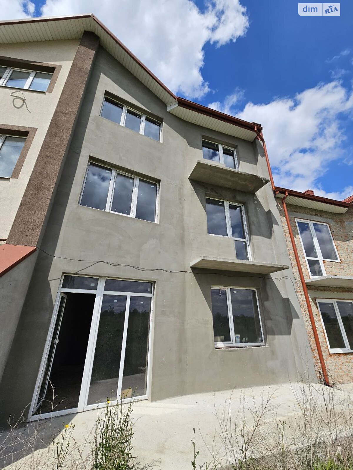 триповерховий таунхаус, 160 кв. м, кирпич. Продаж у Смиківці фото 1 триповерховий таунхаус, 160 кв. м, кирпич. Продаж у Смиківці фото 1