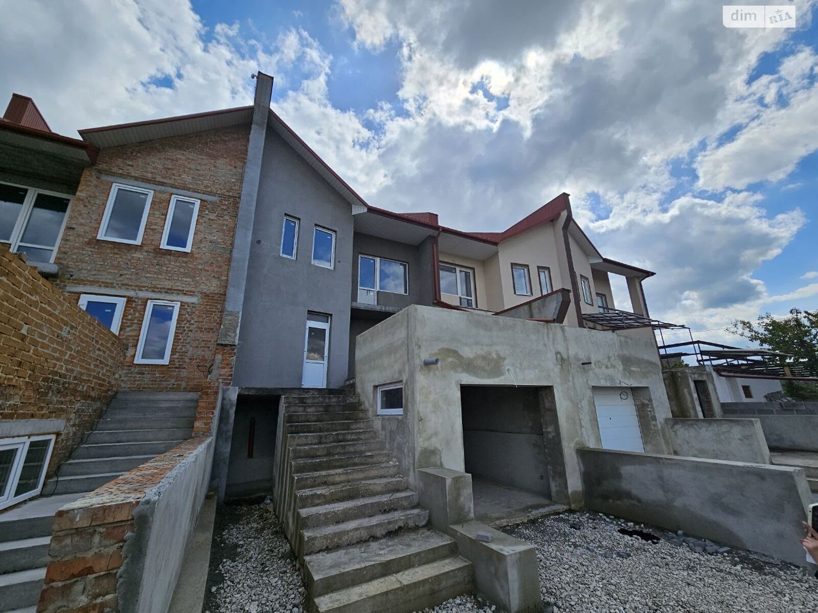 трехэтажный таунхаус, 160 кв. м, кирпич. Продажа в Смыковцы фото 1 трехэтажный таунхаус, 160 кв. м, кирпич. Продажа в Смыковцы фото 1