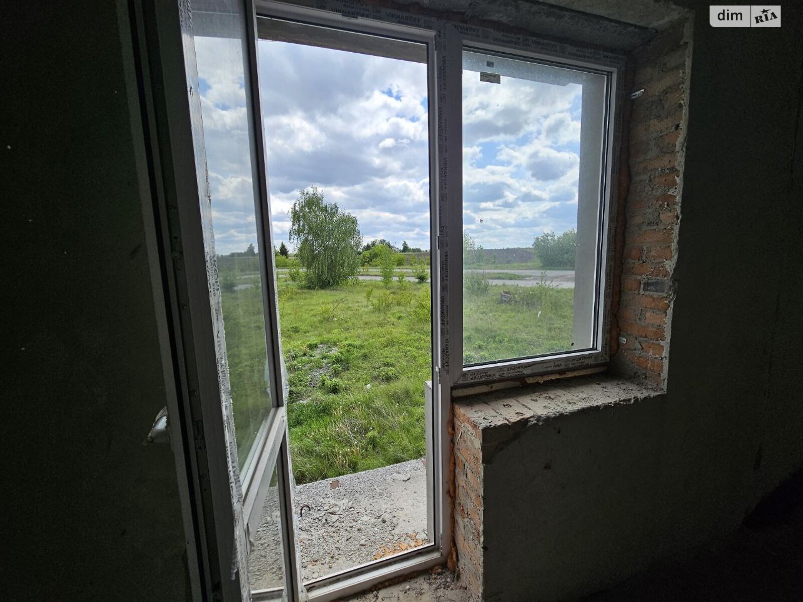 трехэтажный таунхаус, 160 кв. м, кирпич. Продажа в Смыковцы фото 1 трехэтажный таунхаус, 160 кв. м, кирпич. Продажа в Смыковцы фото 1