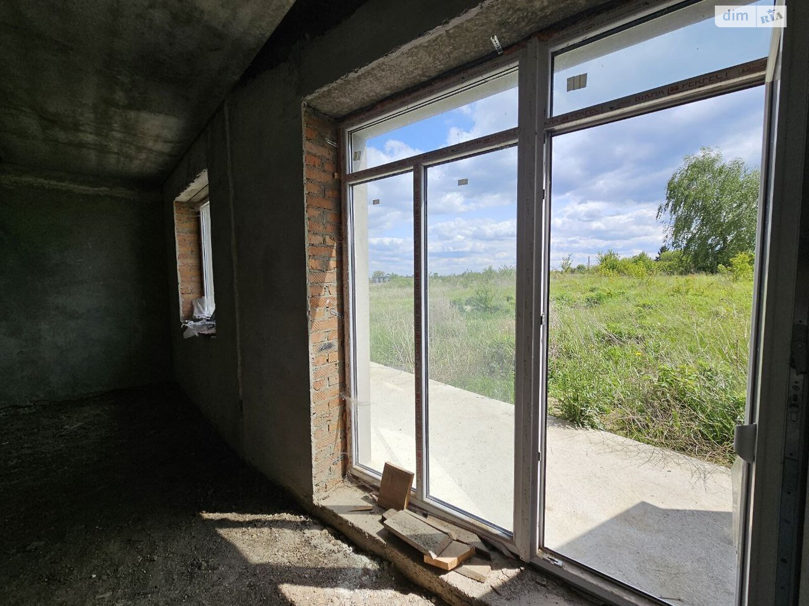 трехэтажный таунхаус, 160 кв. м, кирпич. Продажа в Смыковцы фото 1 трехэтажный таунхаус, 160 кв. м, кирпич. Продажа в Смыковцы фото 1