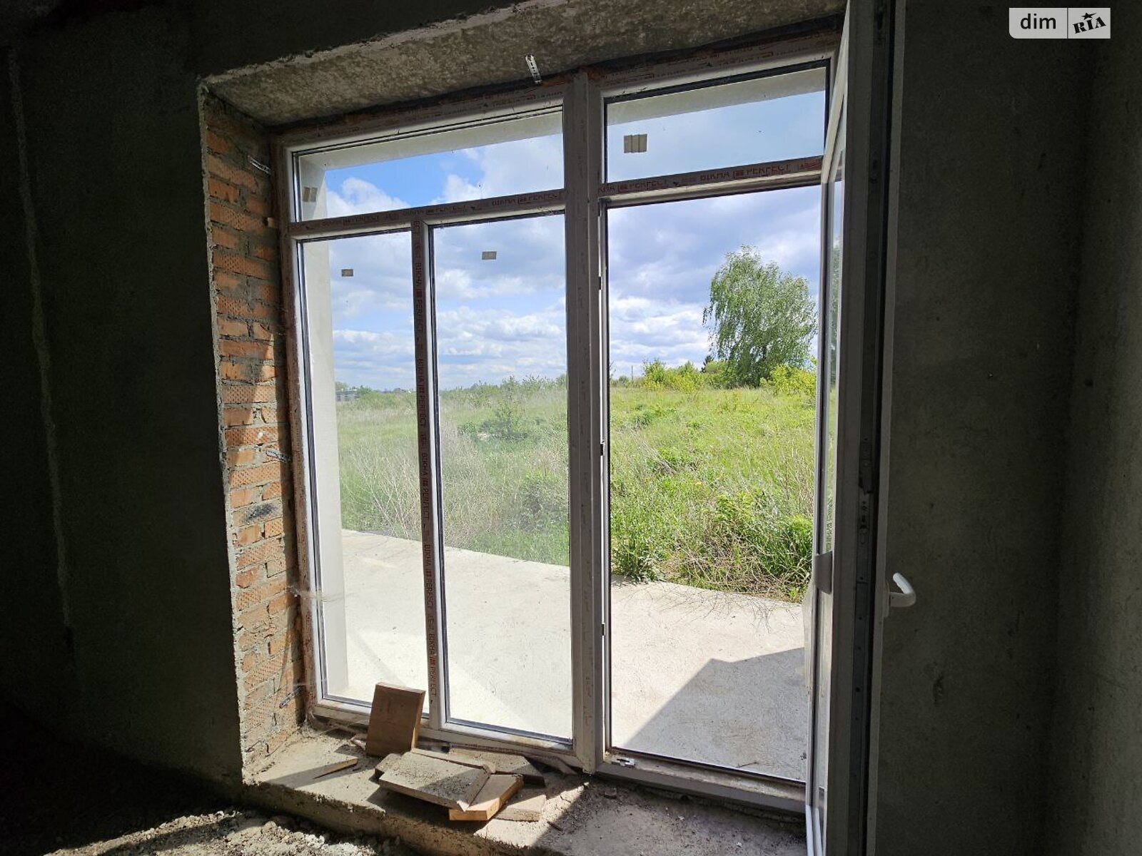 трехэтажный таунхаус, 160 кв. м, кирпич. Продажа в Смыковцы фото 1 трехэтажный таунхаус, 160 кв. м, кирпич. Продажа в Смыковцы фото 1