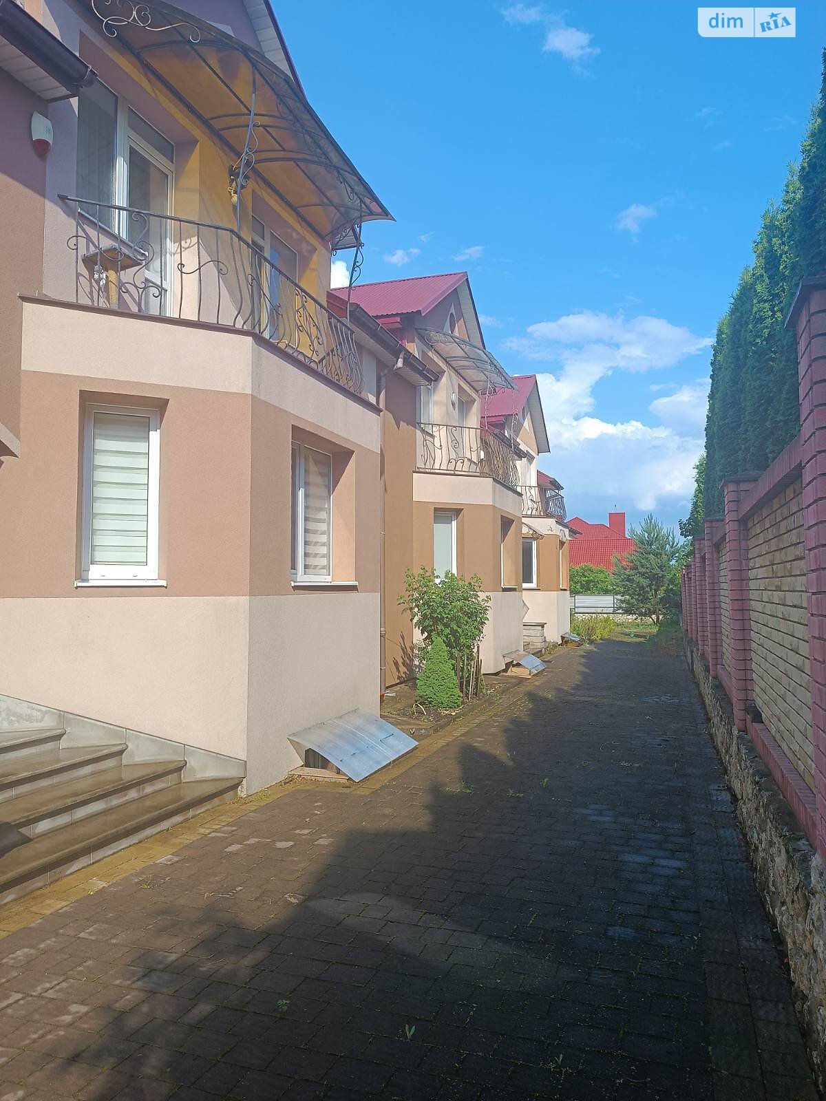 двухэтажный таунхаус, 216 кв. м, кирпич. Продажа в Смыковцы фото 1