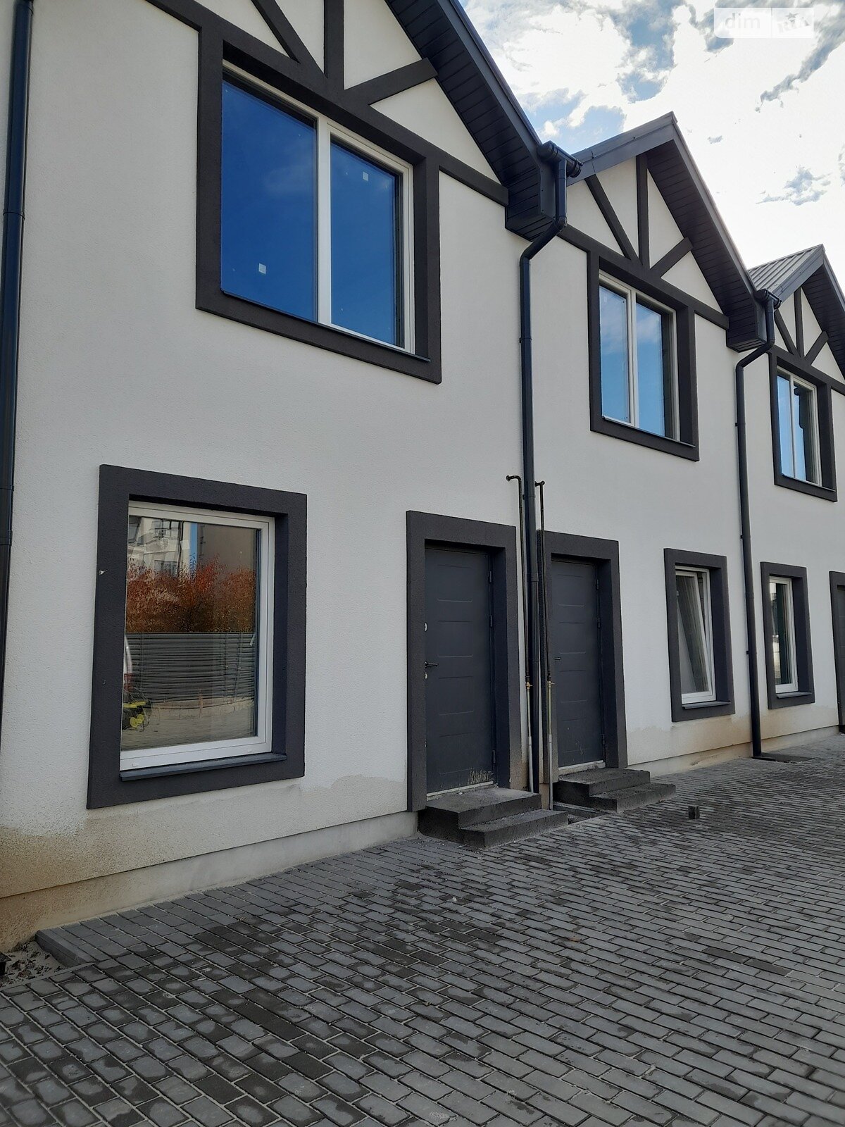 трехэтажный таунхаус, 90 кв. м, газобетон. Продажа в Софиевской Борщаговке фото 1 трехэтажный таунхаус, 90 кв. м, газобетон. Продажа в Софиевской Борщаговке фото 1