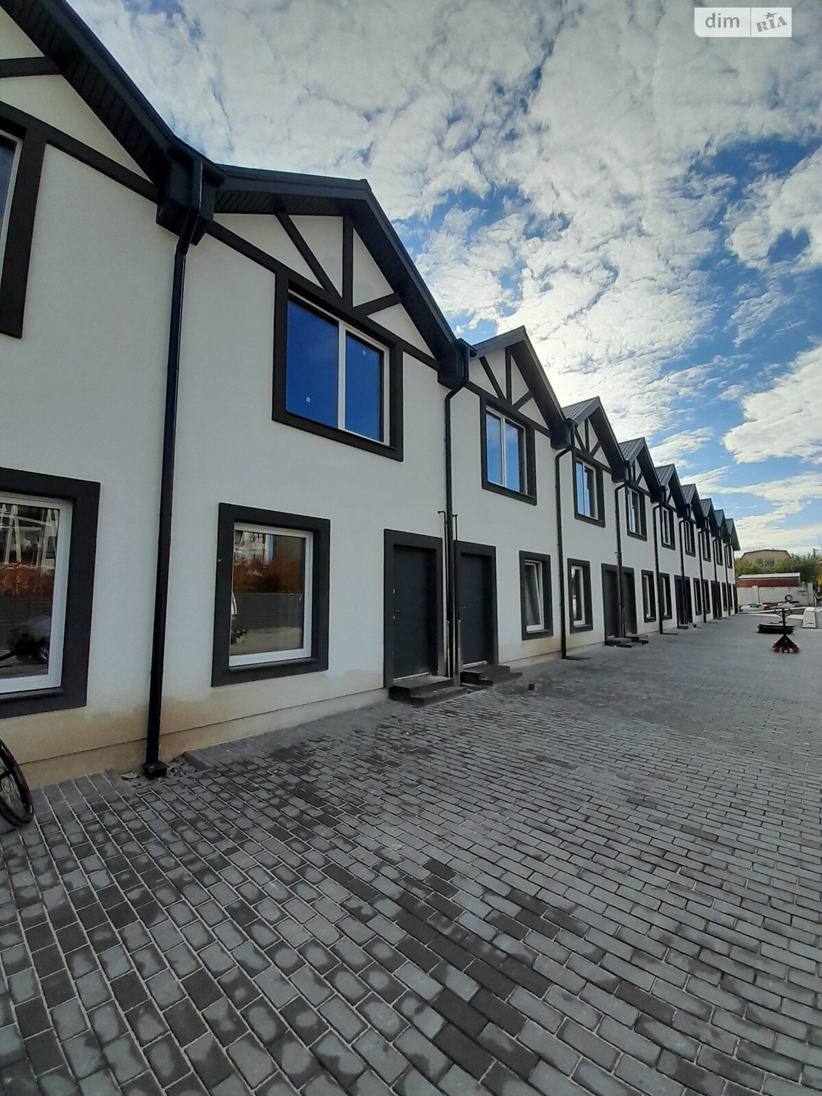 трехэтажный таунхаус, 90 кв. м, газобетон. Продажа в Софиевской Борщаговке фото 1 трехэтажный таунхаус, 90 кв. м, газобетон. Продажа в Софиевской Борщаговке фото 1