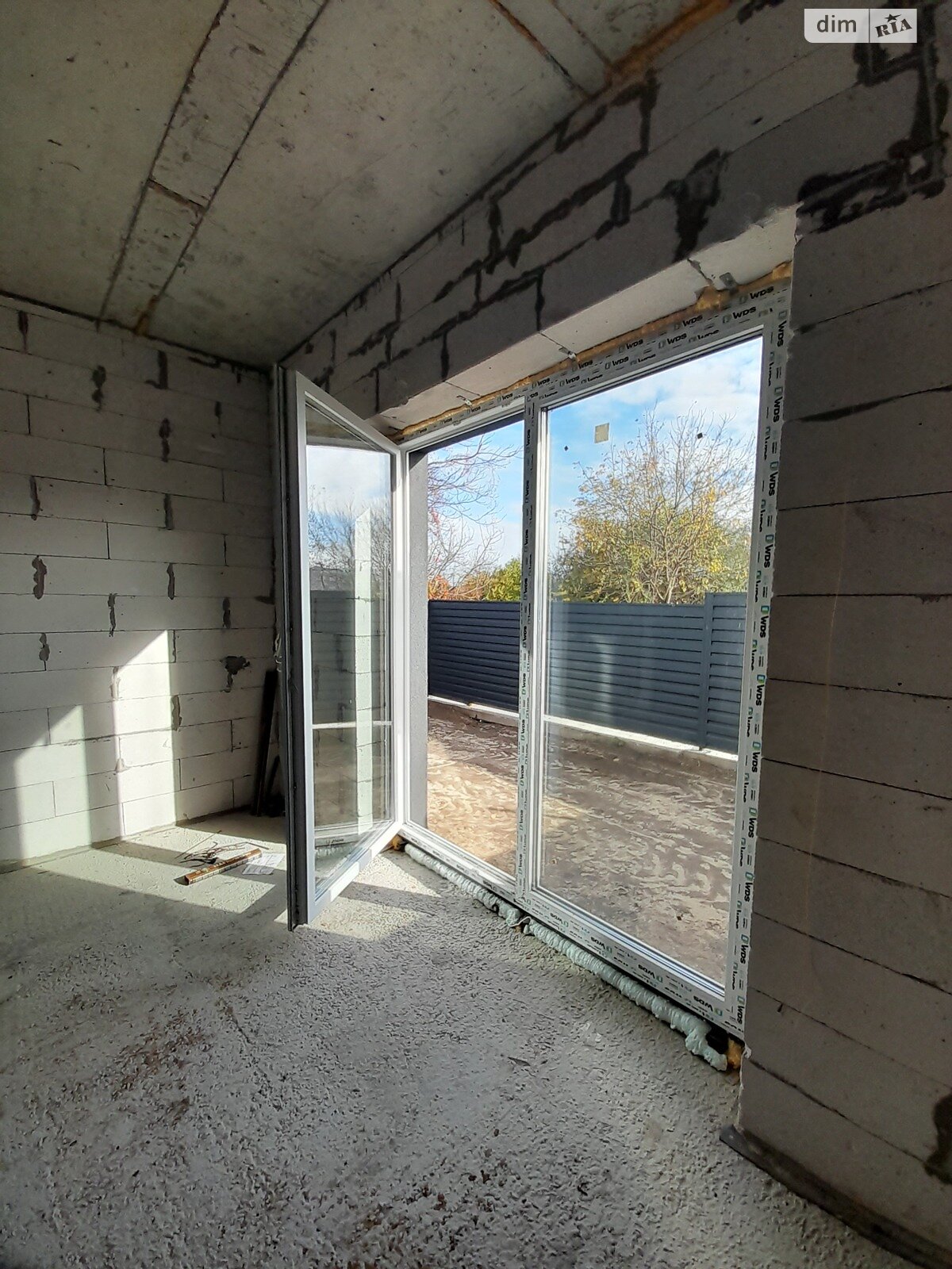 трехэтажный таунхаус, 90 кв. м, газобетон. Продажа в Софиевской Борщаговке фото 1 трехэтажный таунхаус, 90 кв. м, газобетон. Продажа в Софиевской Борщаговке фото 1