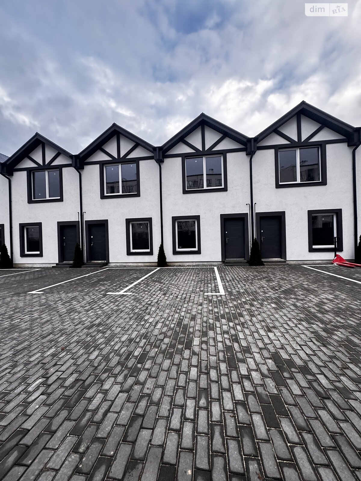 двухэтажный таунхаус, 140 кв. м, керамзитобетон. Продажа в Софиевской Борщаговке фото 1 двухэтажный таунхаус, 140 кв. м, керамзитобетон. Продажа в Софиевской Борщаговке фото 1