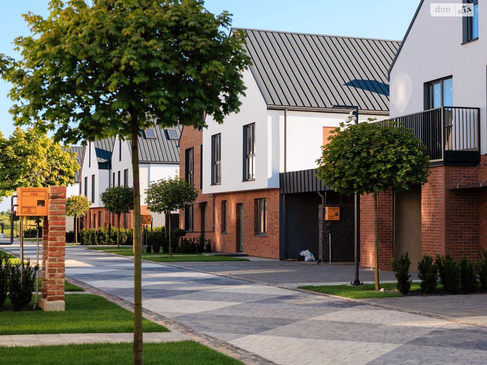 триповерховий таунхаус, 126 кв. м, керамический блок. Продаж у Сокільниках фото 1 триповерховий таунхаус, 126 кв. м, керамический блок. Продаж у Сокільниках фото 1