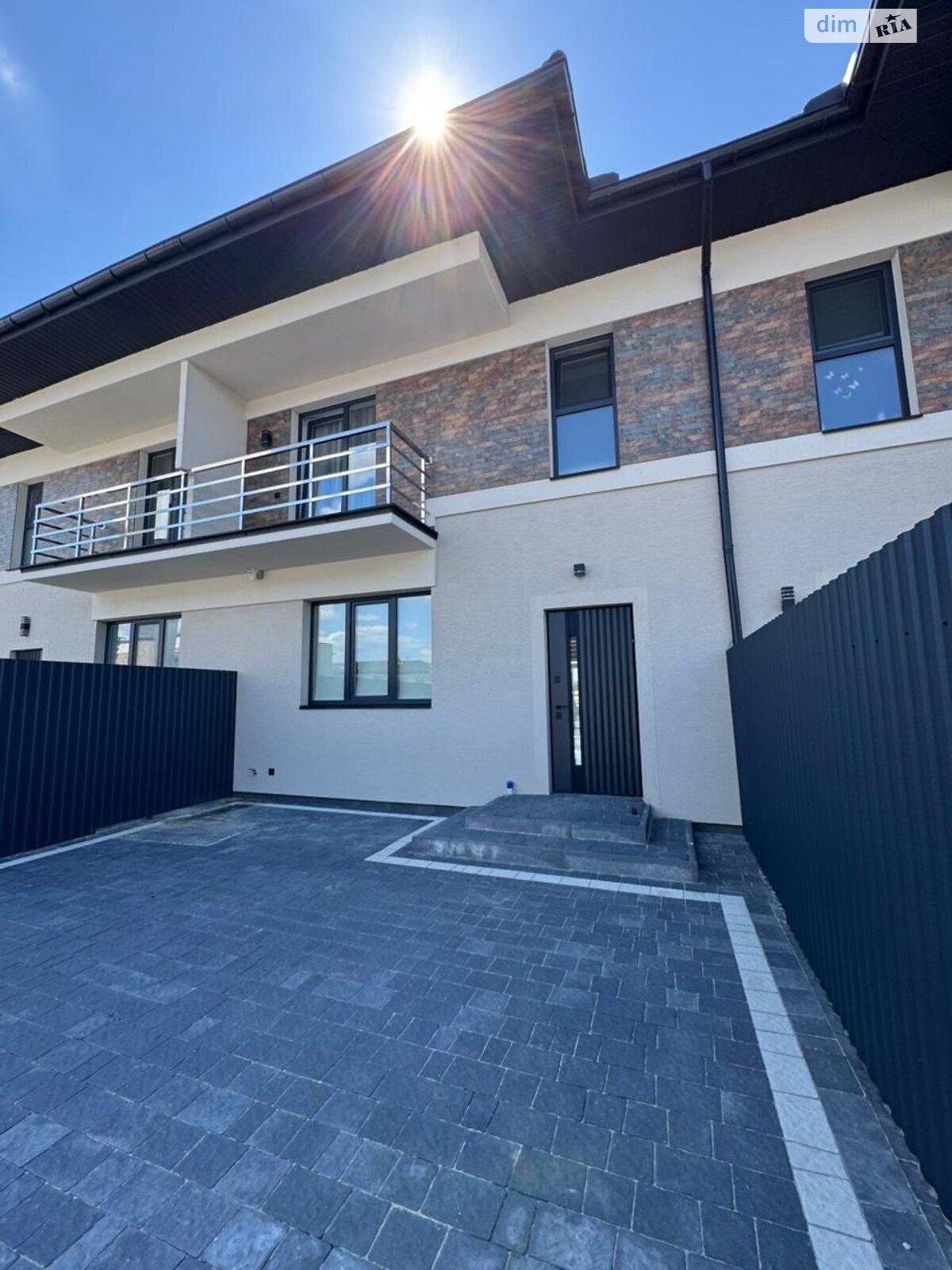 двоповерховий таунхаус, 135 кв. м, цегла. Продаж у Сторожниці фото 1 двоповерховий таунхаус, 135 кв. м, цегла. Продаж у Сторожниці фото 1