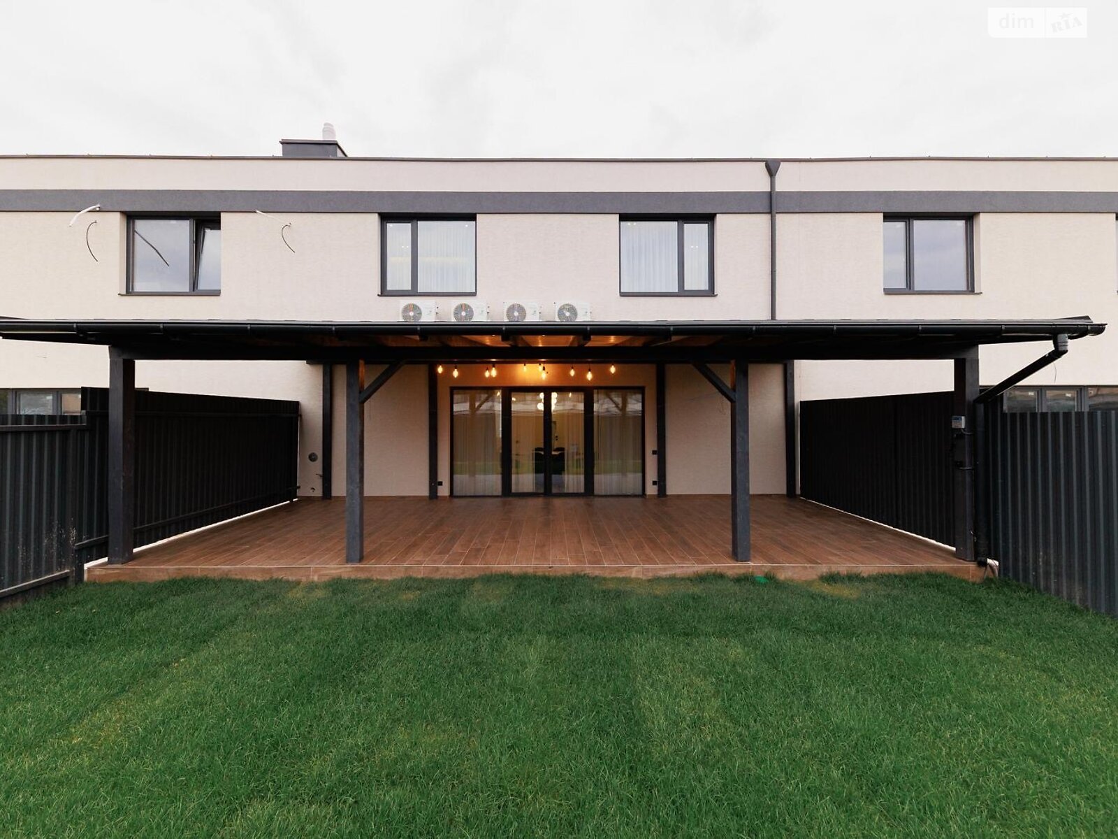 двоповерховий таунхаус, 125 кв. м, цегла. Продаж у Сторожниці фото 1 двоповерховий таунхаус, 125 кв. м, цегла. Продаж у Сторожниці фото 1